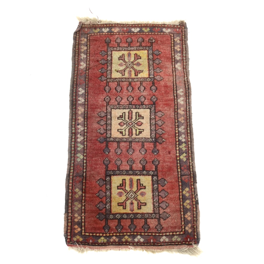Hand Knotted Turkish Wool Accent Rug