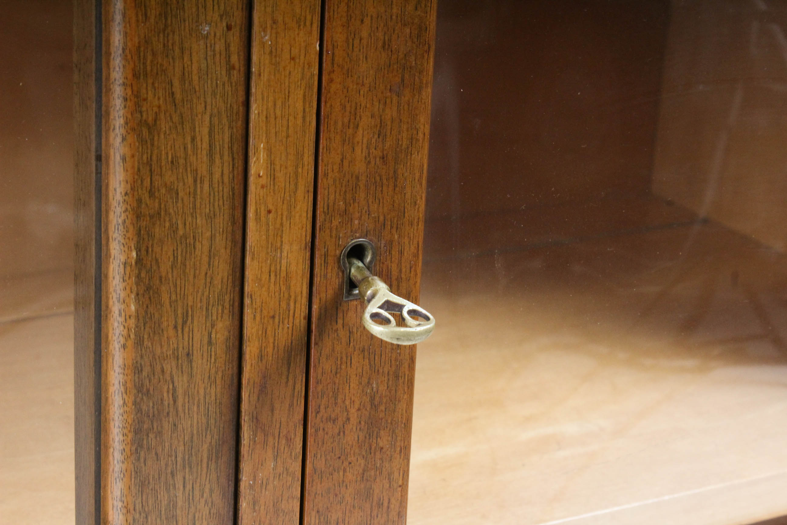 Mid Century Modern American of Martinsville "Dania" Curio Cabinet