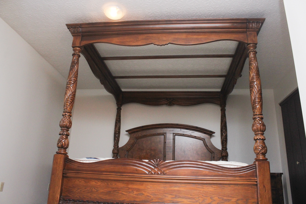 American Signature King Size Canopy Bed
