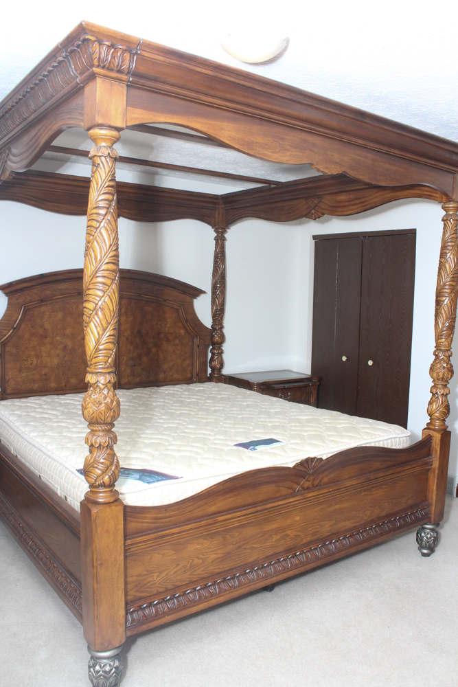 American Signature King Size Canopy Bed