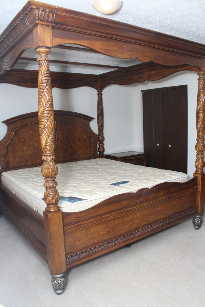 American Signature King Size Canopy Bed