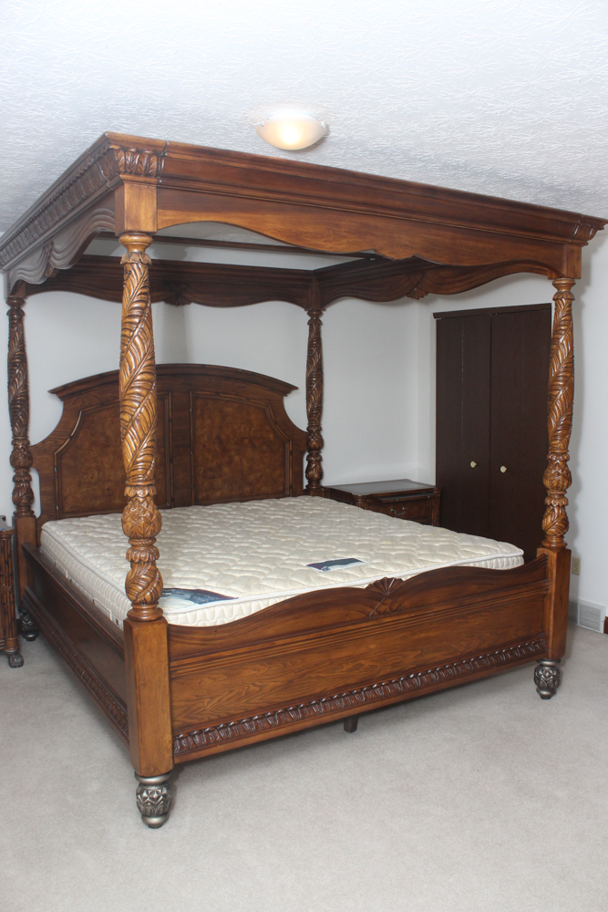 American Signature King Size Canopy Bed