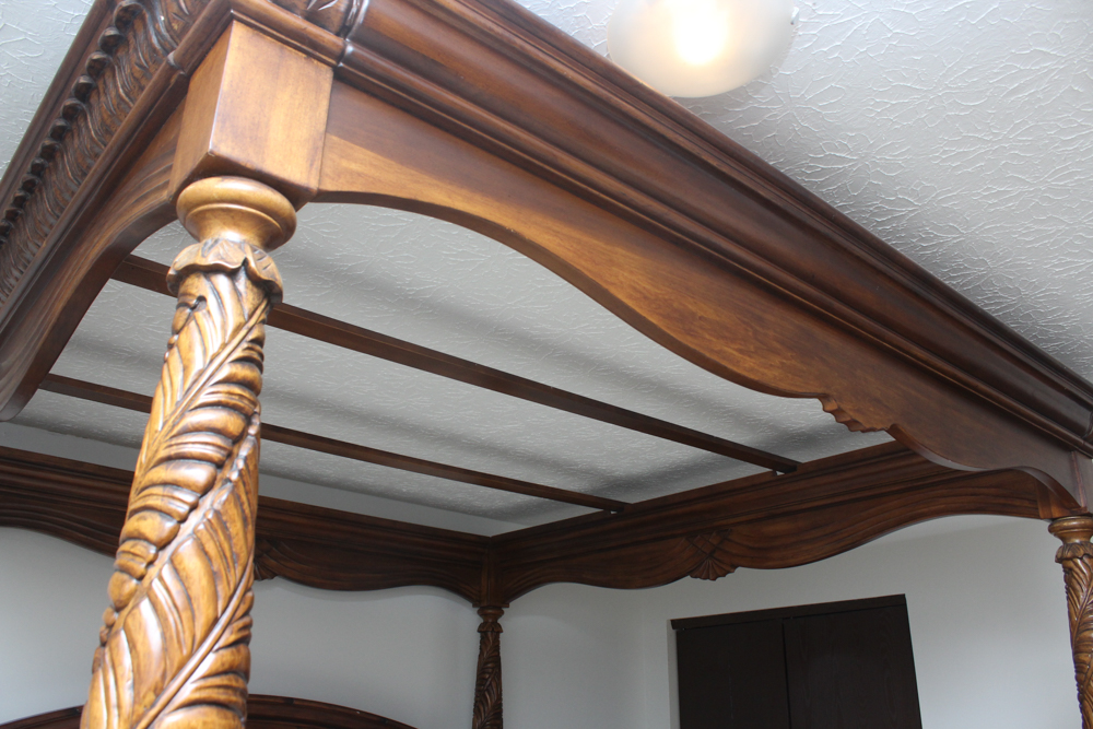 American Signature King Size Canopy Bed