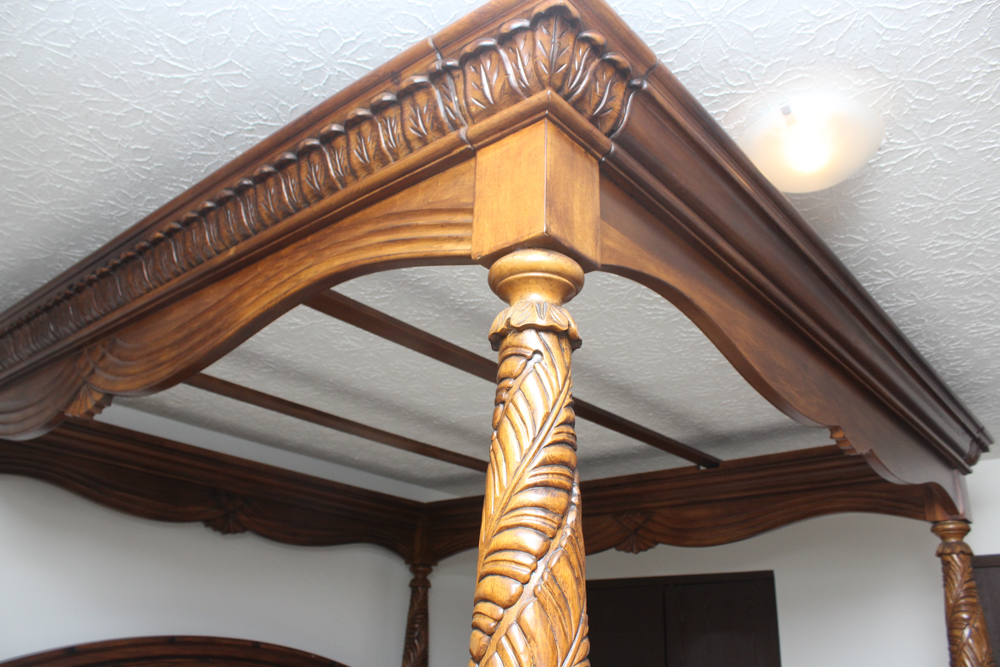 American Signature King Size Canopy Bed