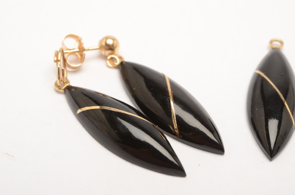 14K Yellow Gold Richards Black Coral Jewelry Earrings and Matching Pendant