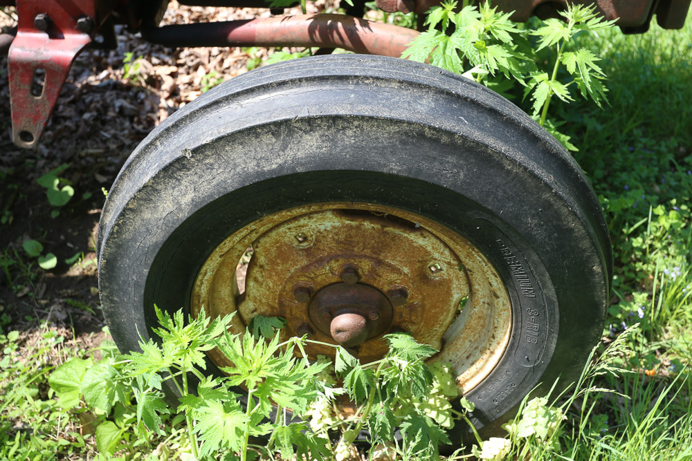 1965 International Harvester Model 424 Tractor