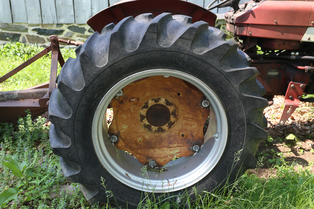 1965 International Harvester Model 424 Tractor
