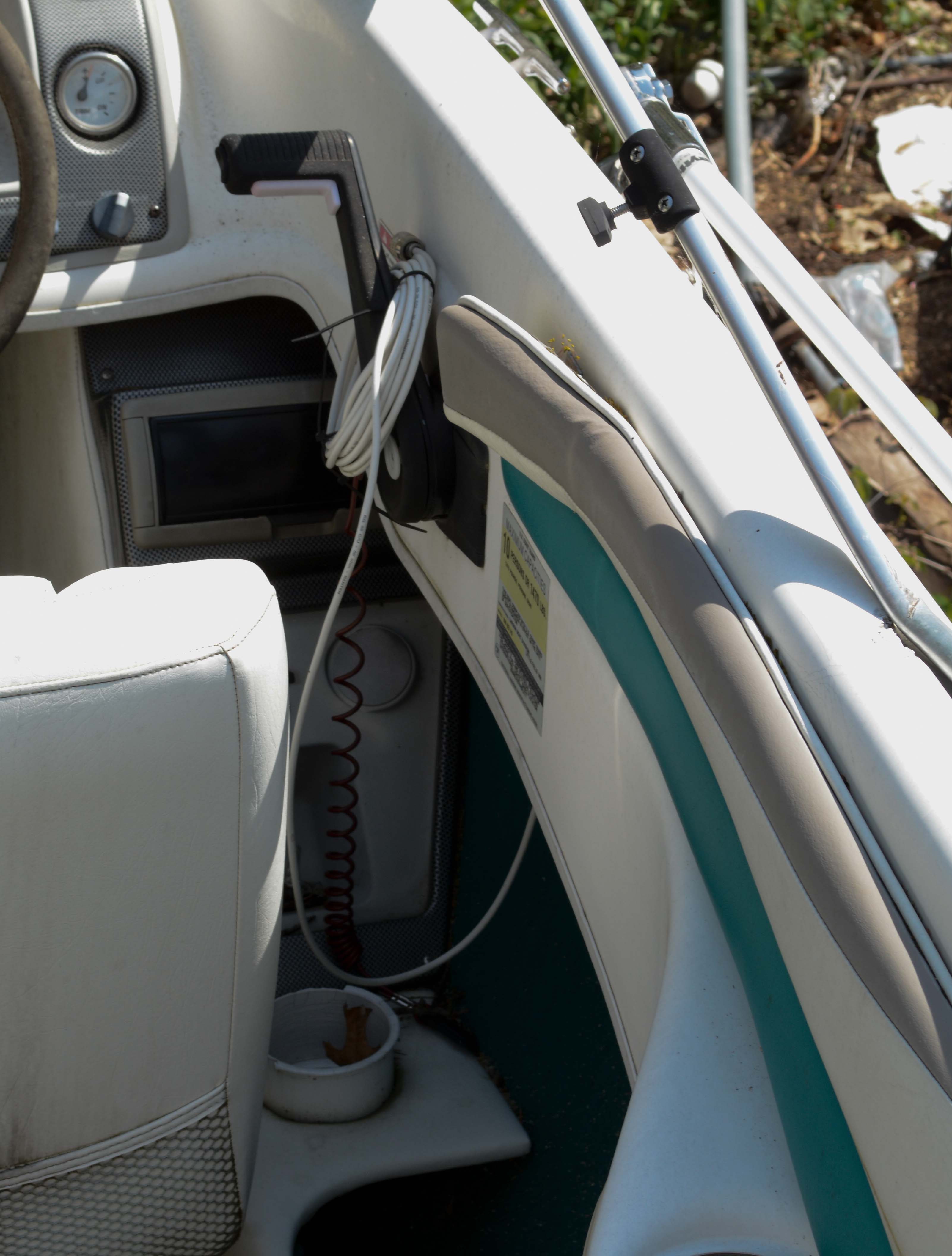 Circa 1999 Larson Delta-Conic 186 SEi 20' Boat with Trailer