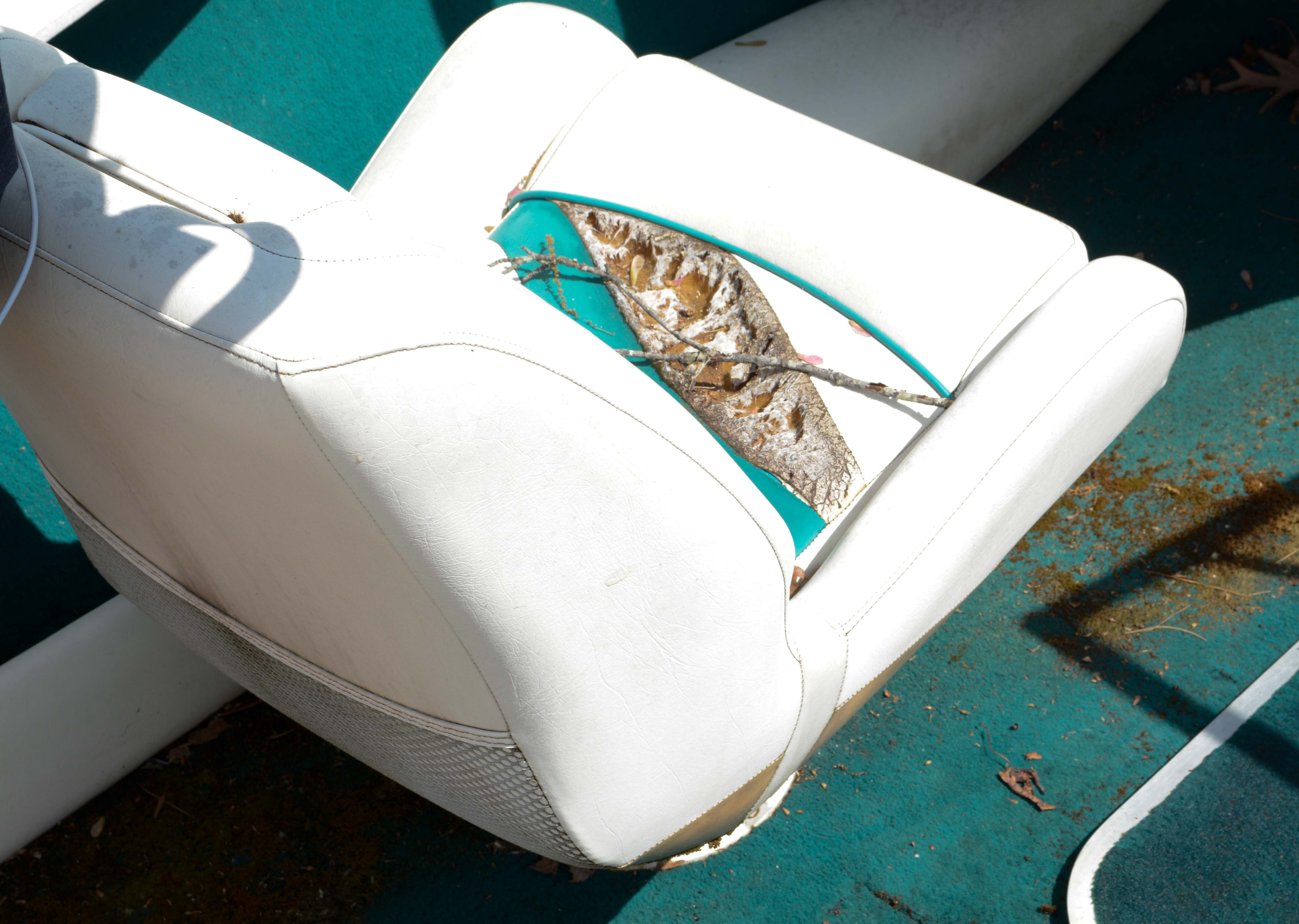 Circa 1999 Larson Delta-Conic 186 SEi 20' Boat with Trailer