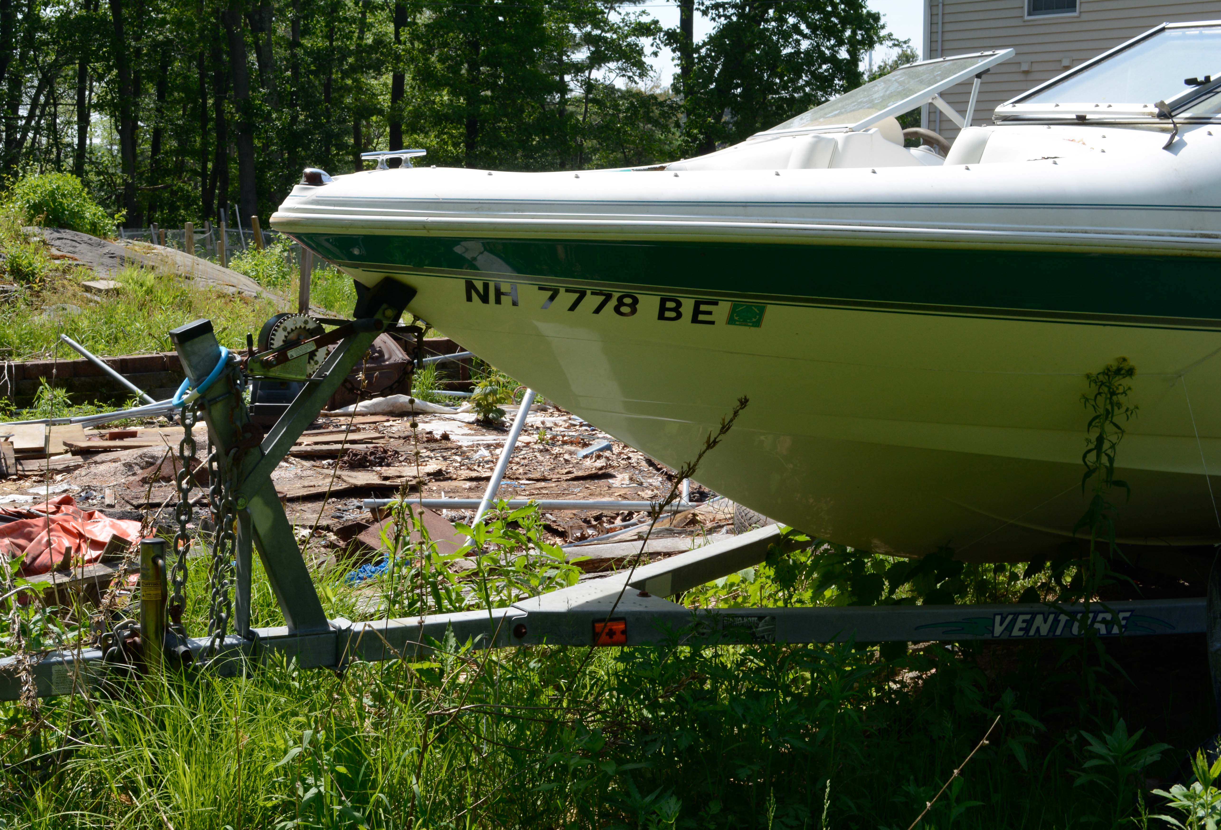 Circa 1999 Larson Delta-Conic 186 SEi 20' Boat with Trailer