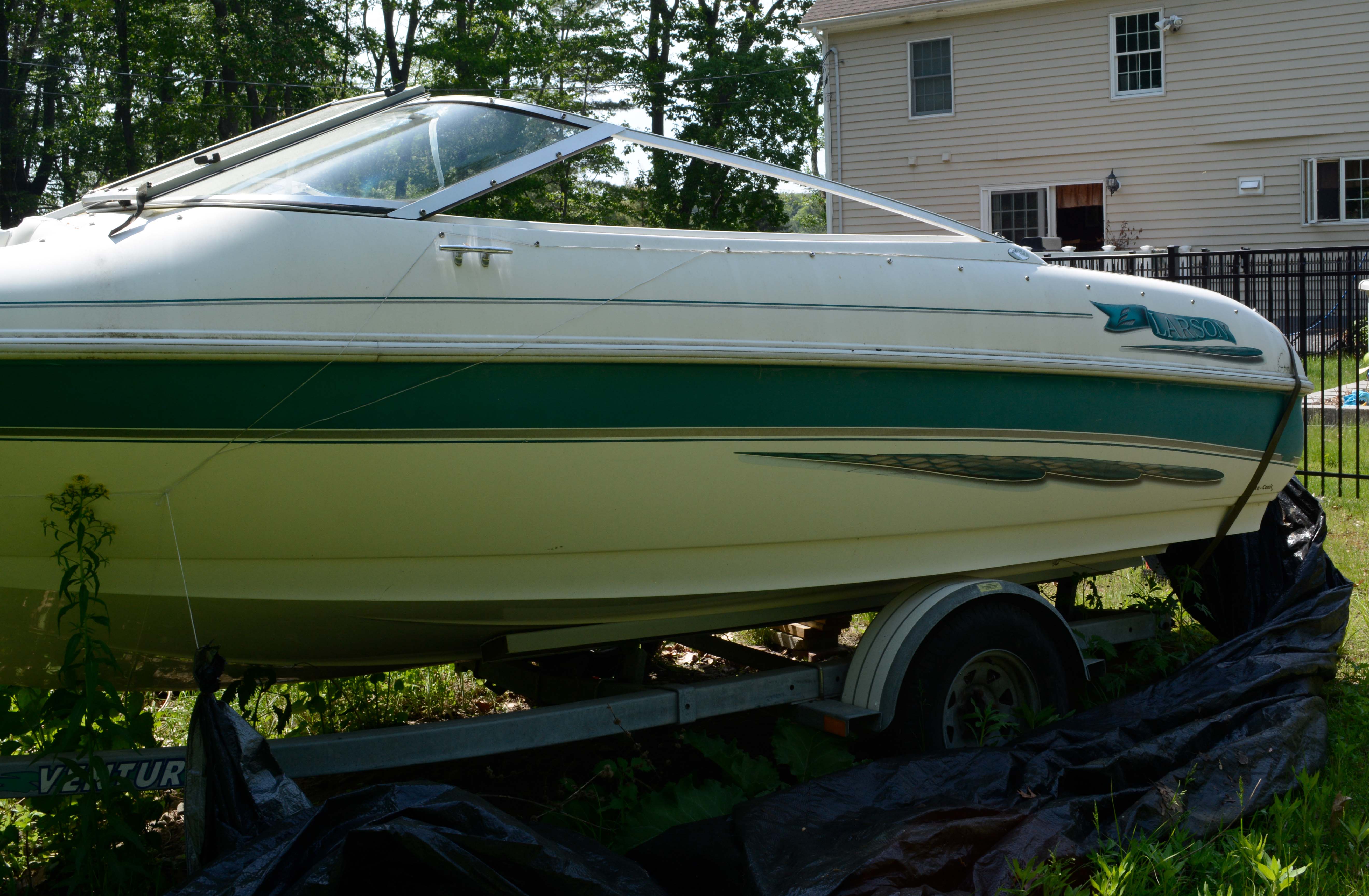 Circa 1999 Larson Delta-Conic 186 SEi 20' Boat with Trailer