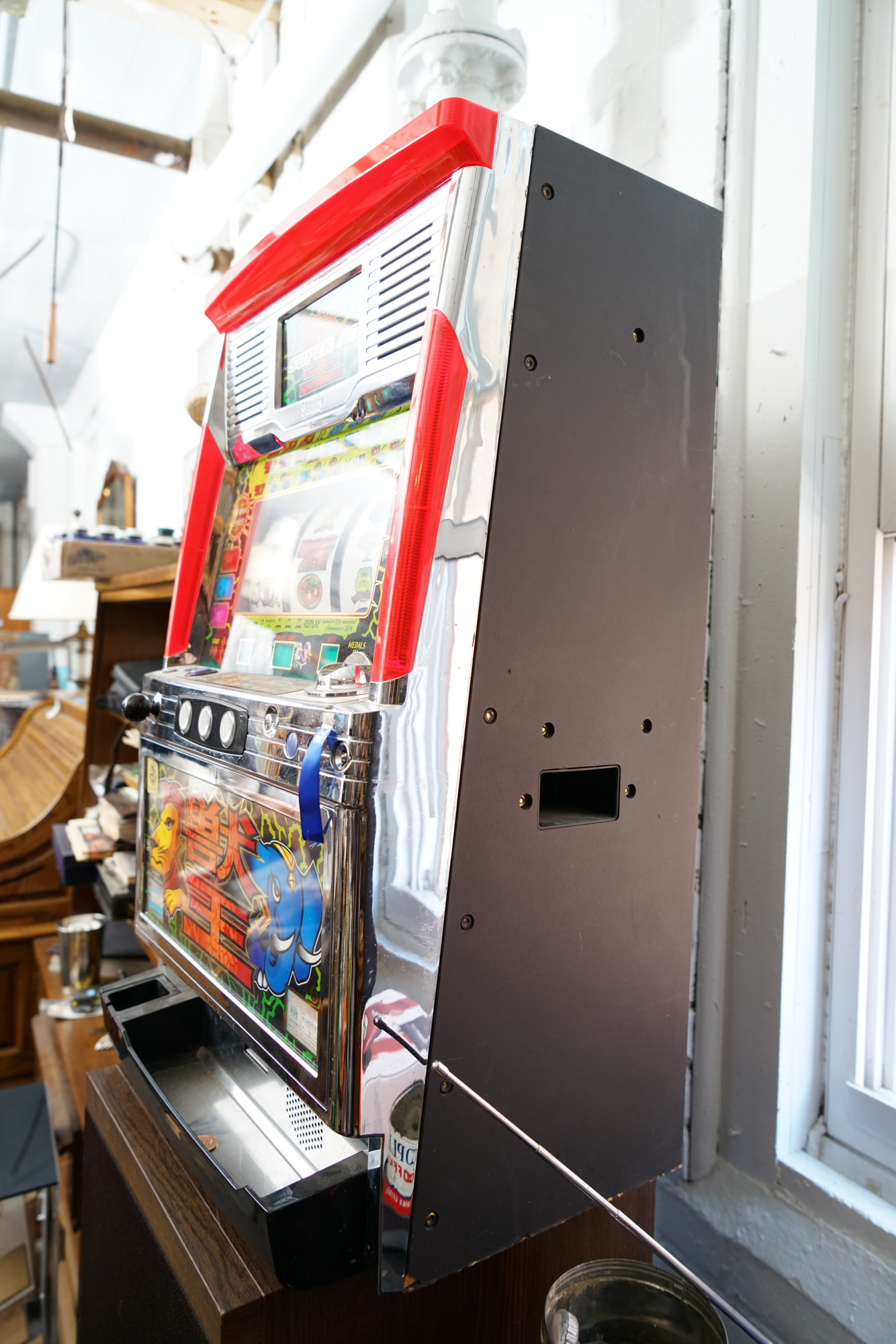 "Super AT" and "Wan Wan Police" Pachislo Machines