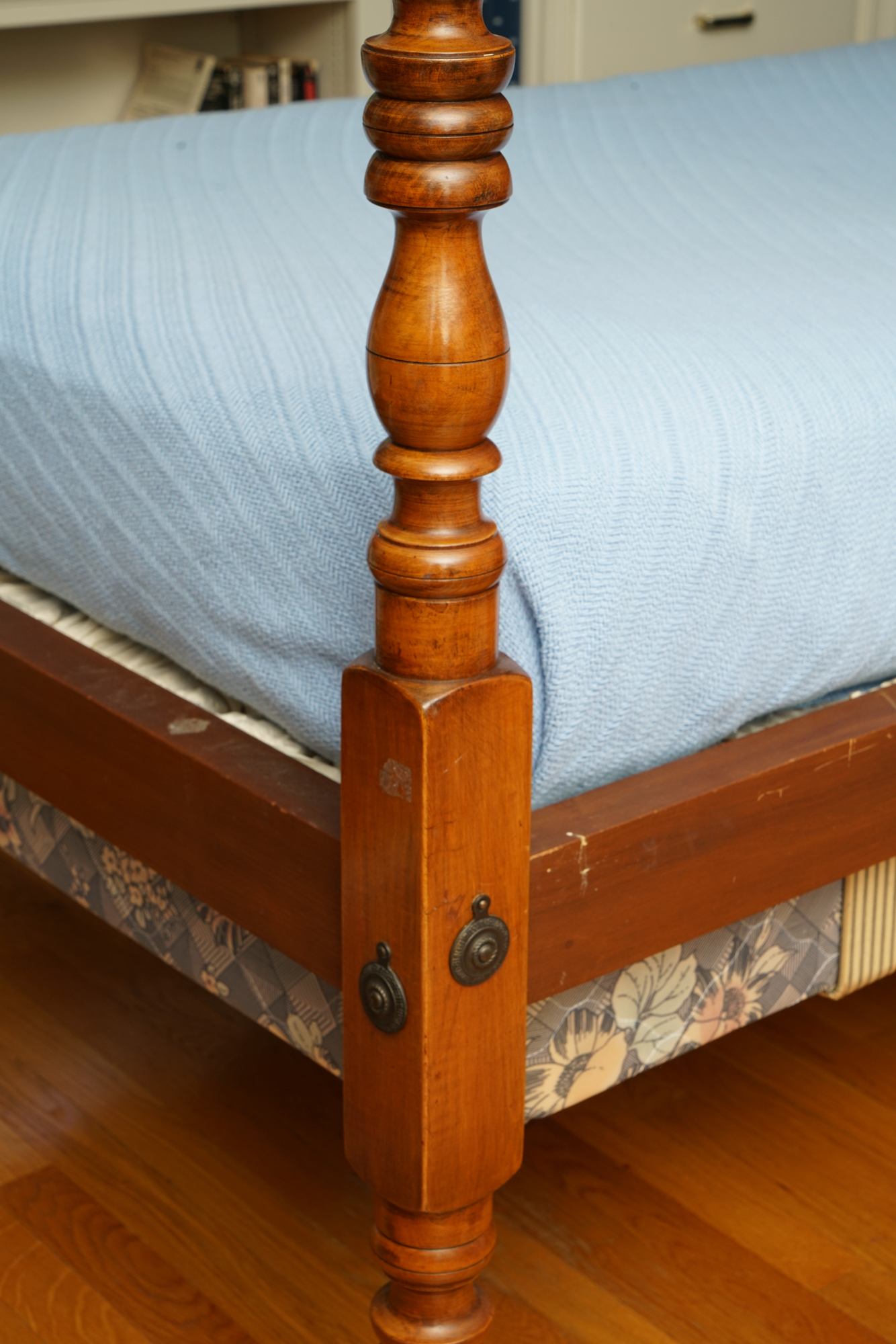 Pineapple Finial Four Poster Twin Bed Frame Pair