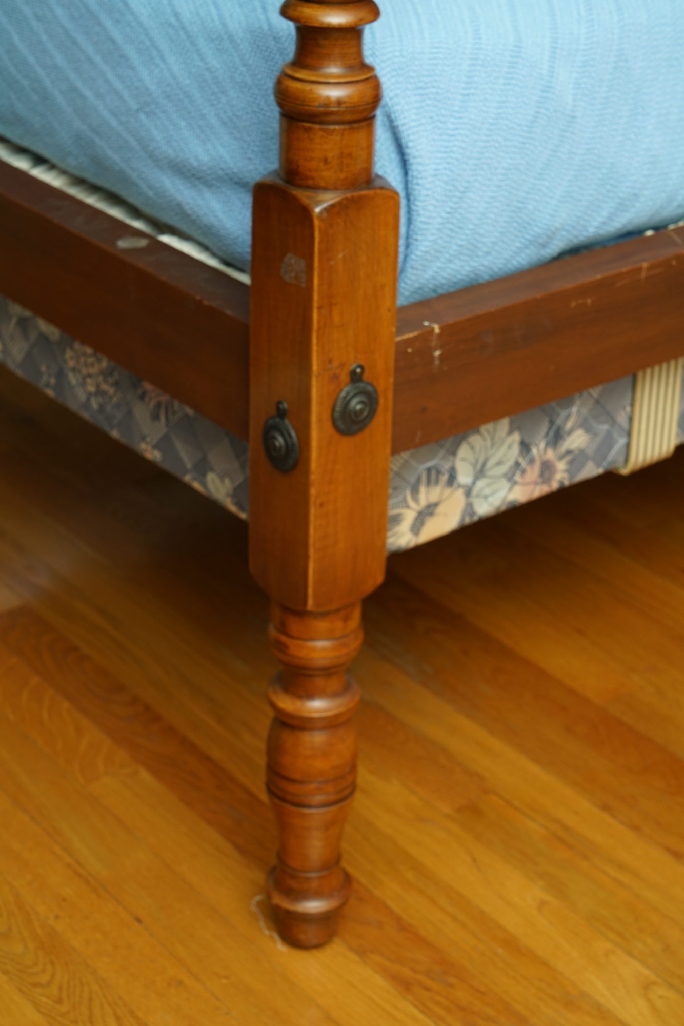 Pineapple Finial Four Poster Twin Bed Frame Pair