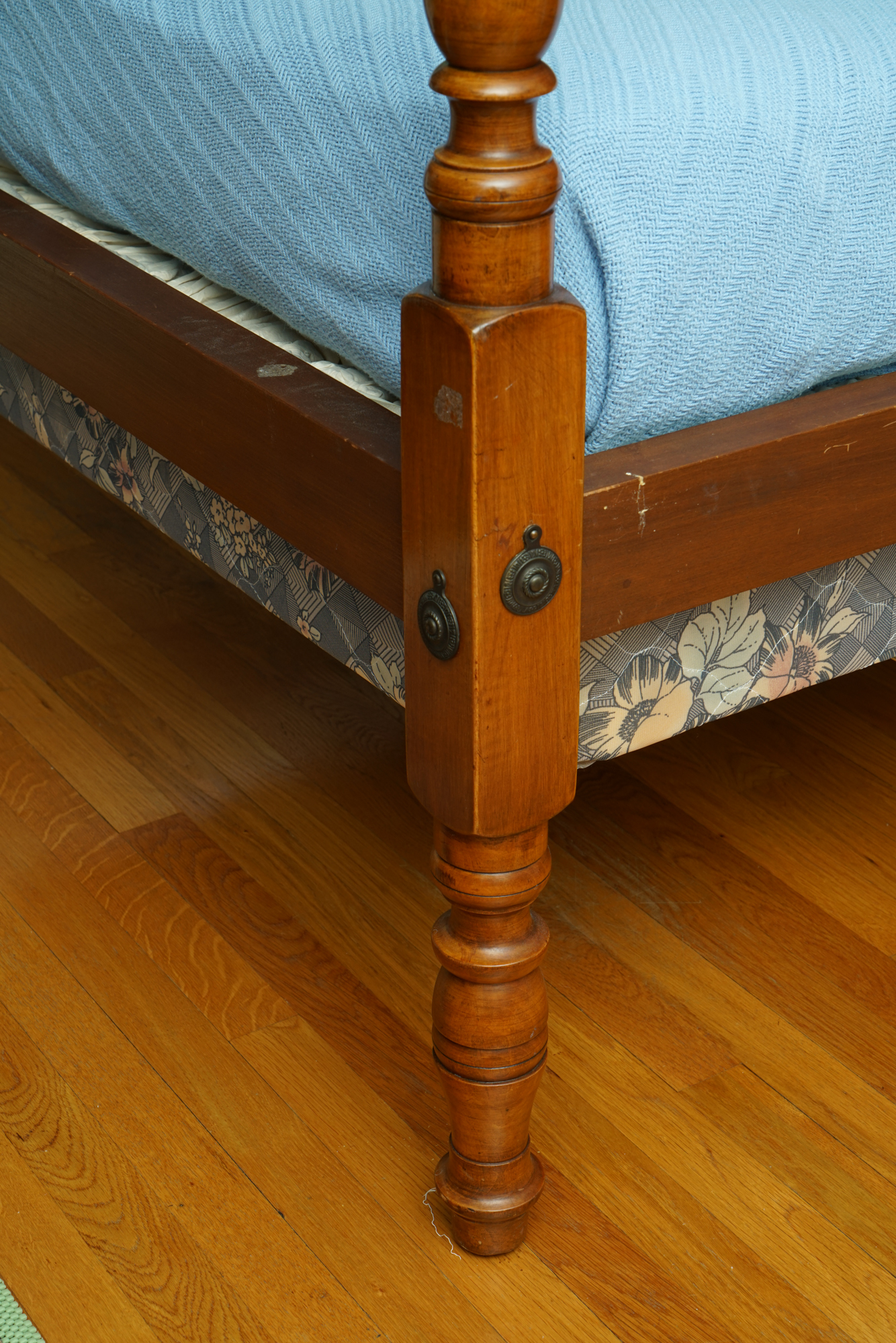 Pineapple Finial Four Poster Twin Bed Frame Pair