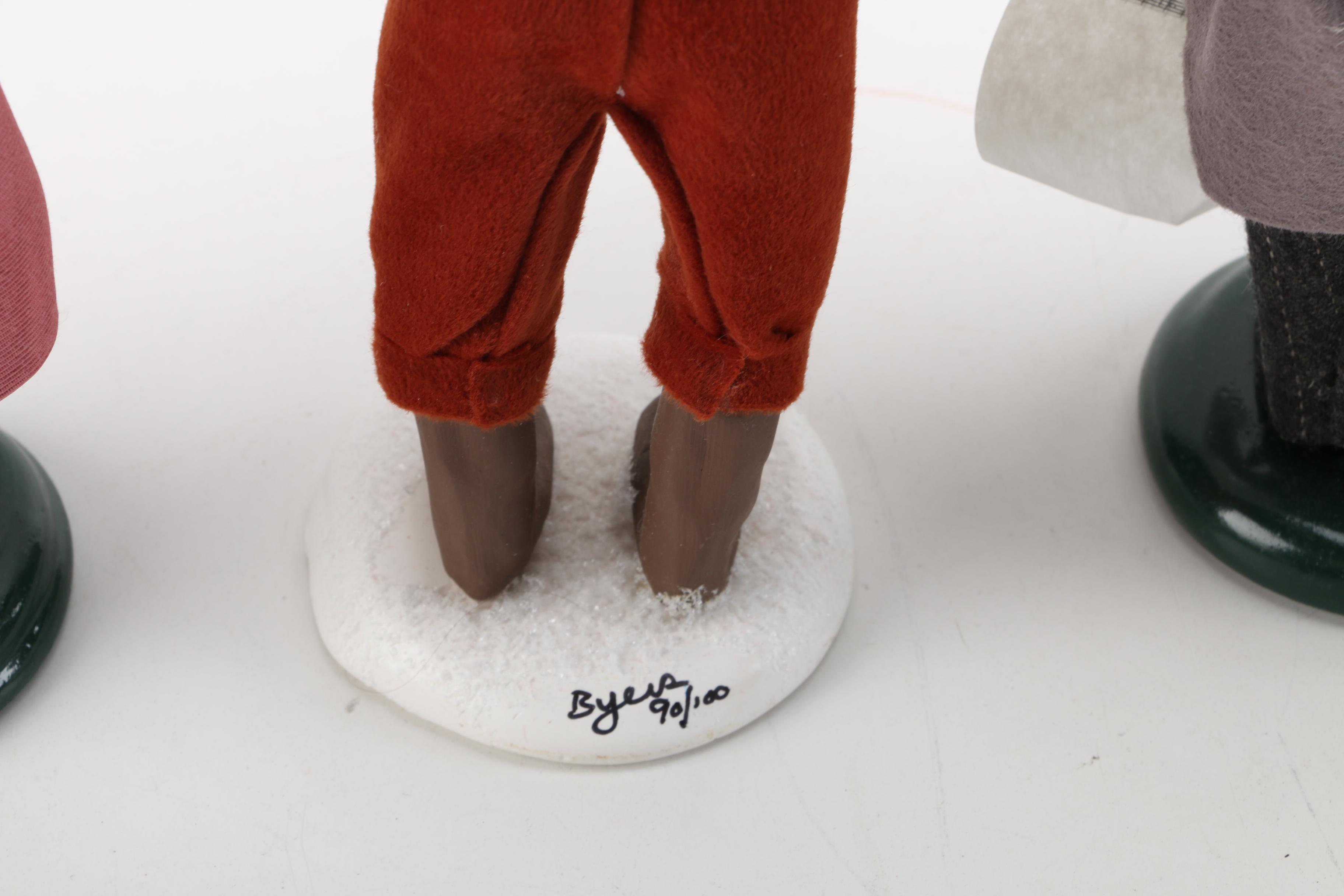 Handcrafted Byers Choice "Carolers" Figurines