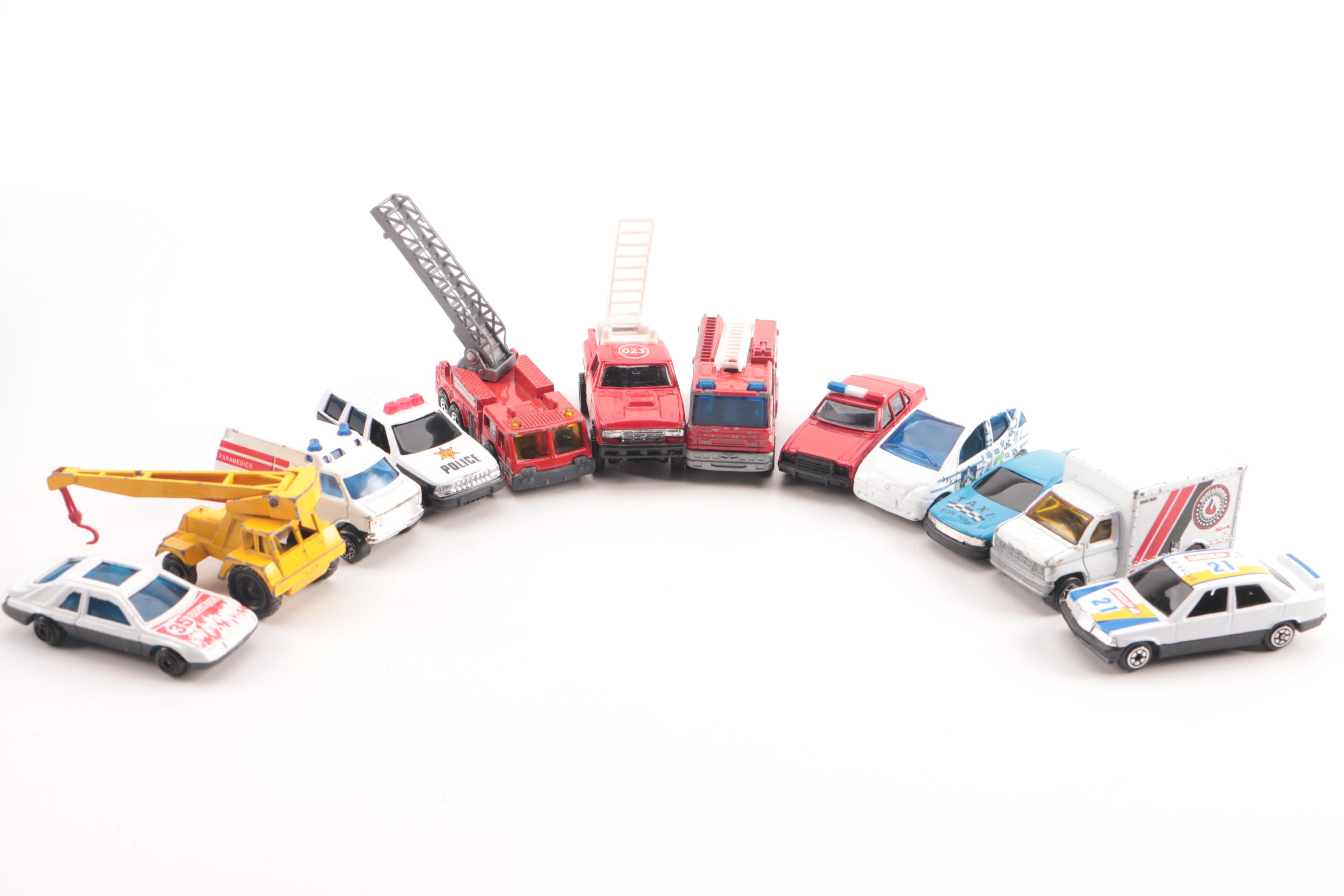 Hot Wheels Carrying Case and Cars