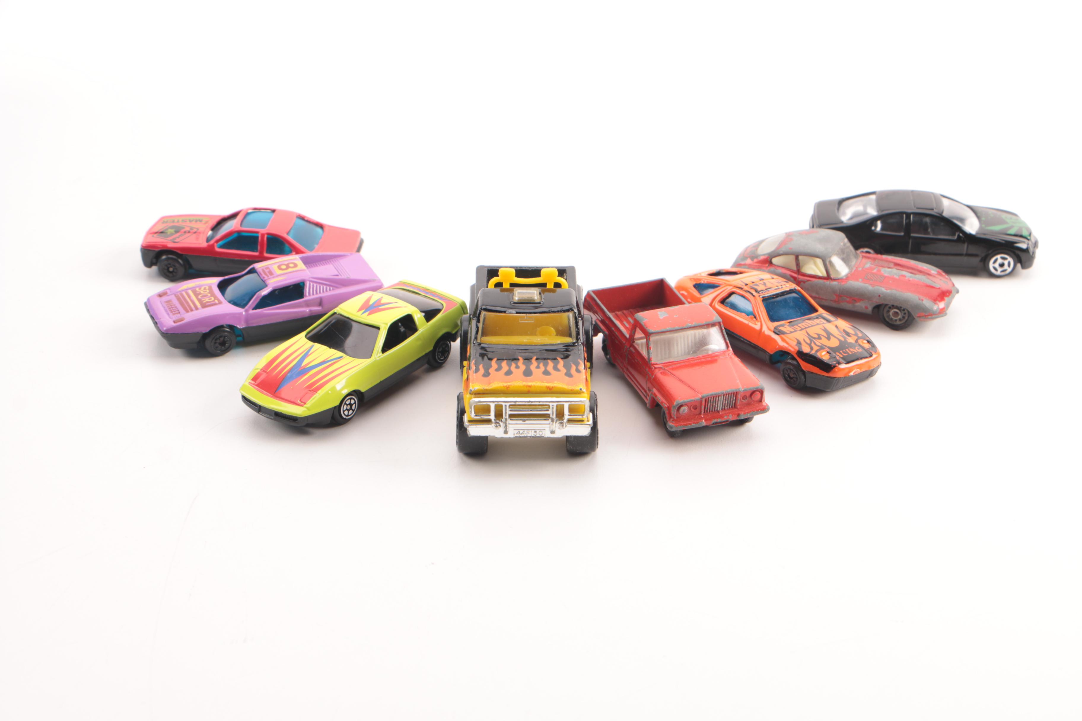 Hot Wheels Carrying Case and Cars