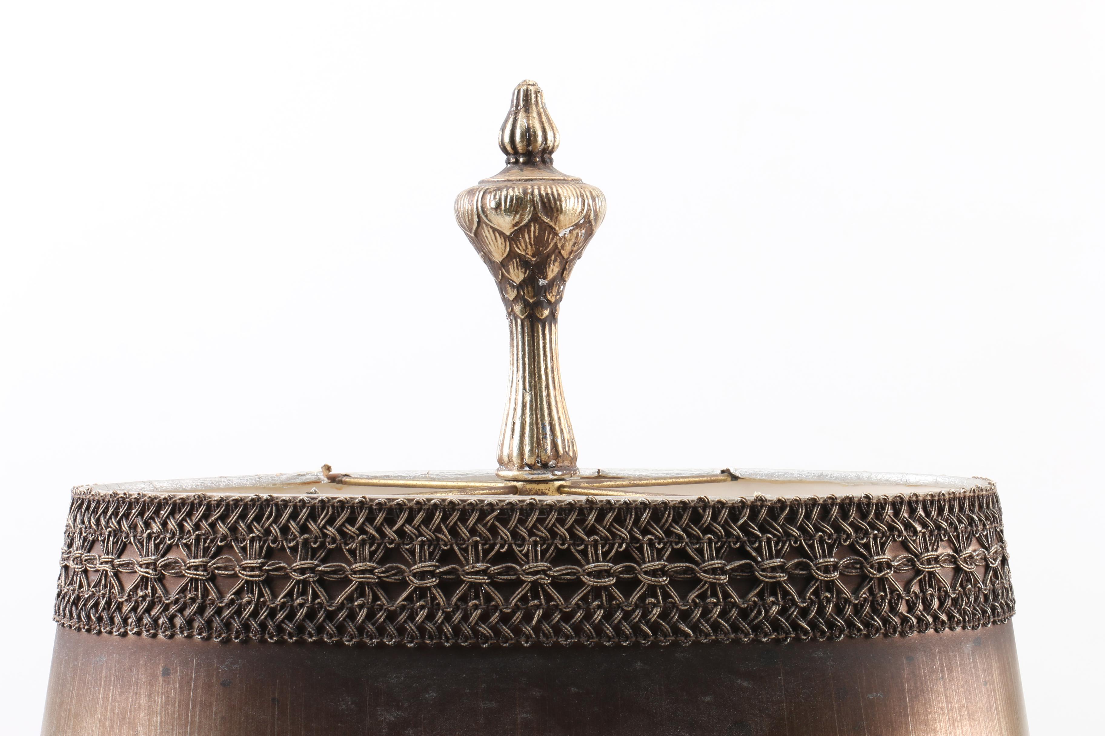 Lion Figure Table Lamp