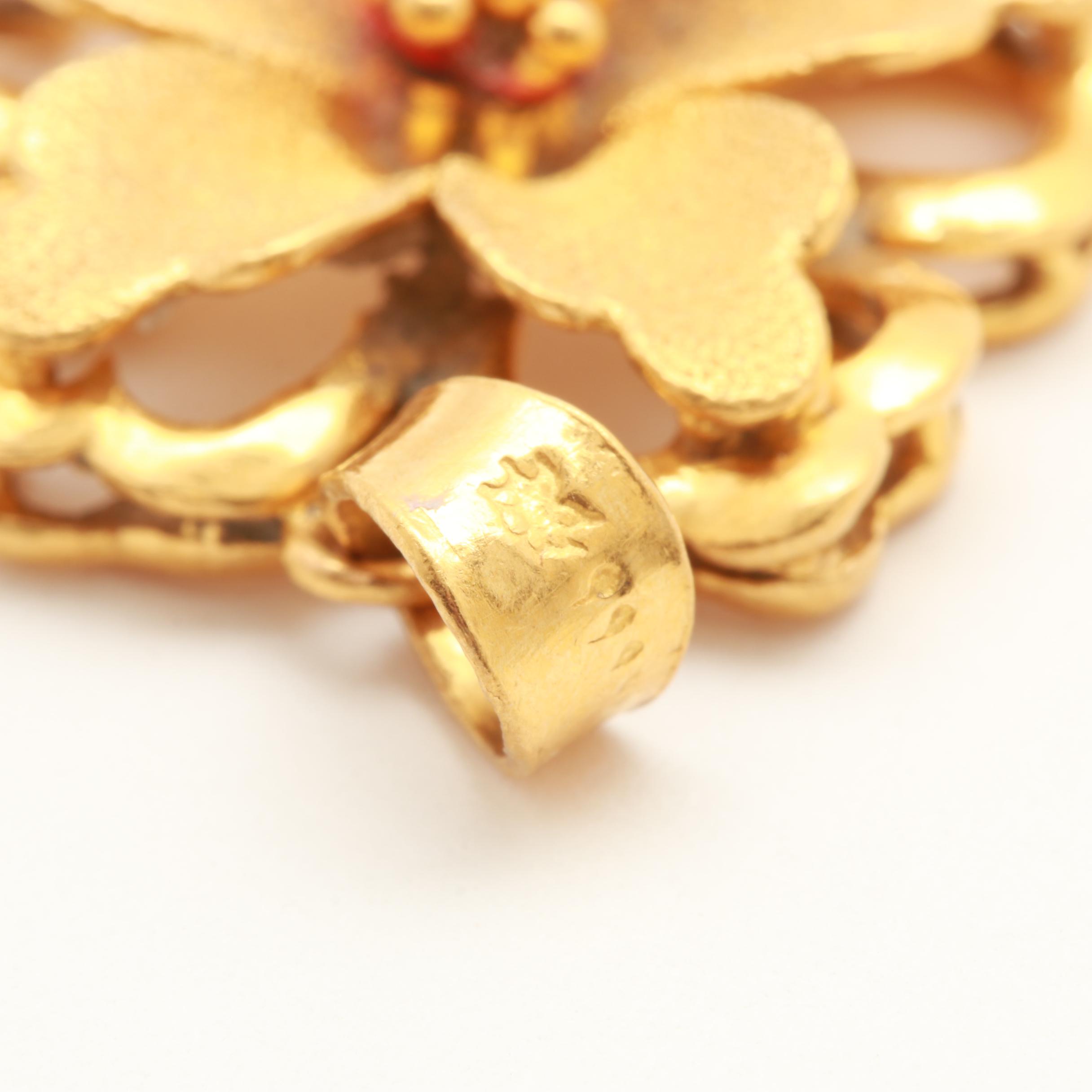 24K Yellow Gold Floral Pendant