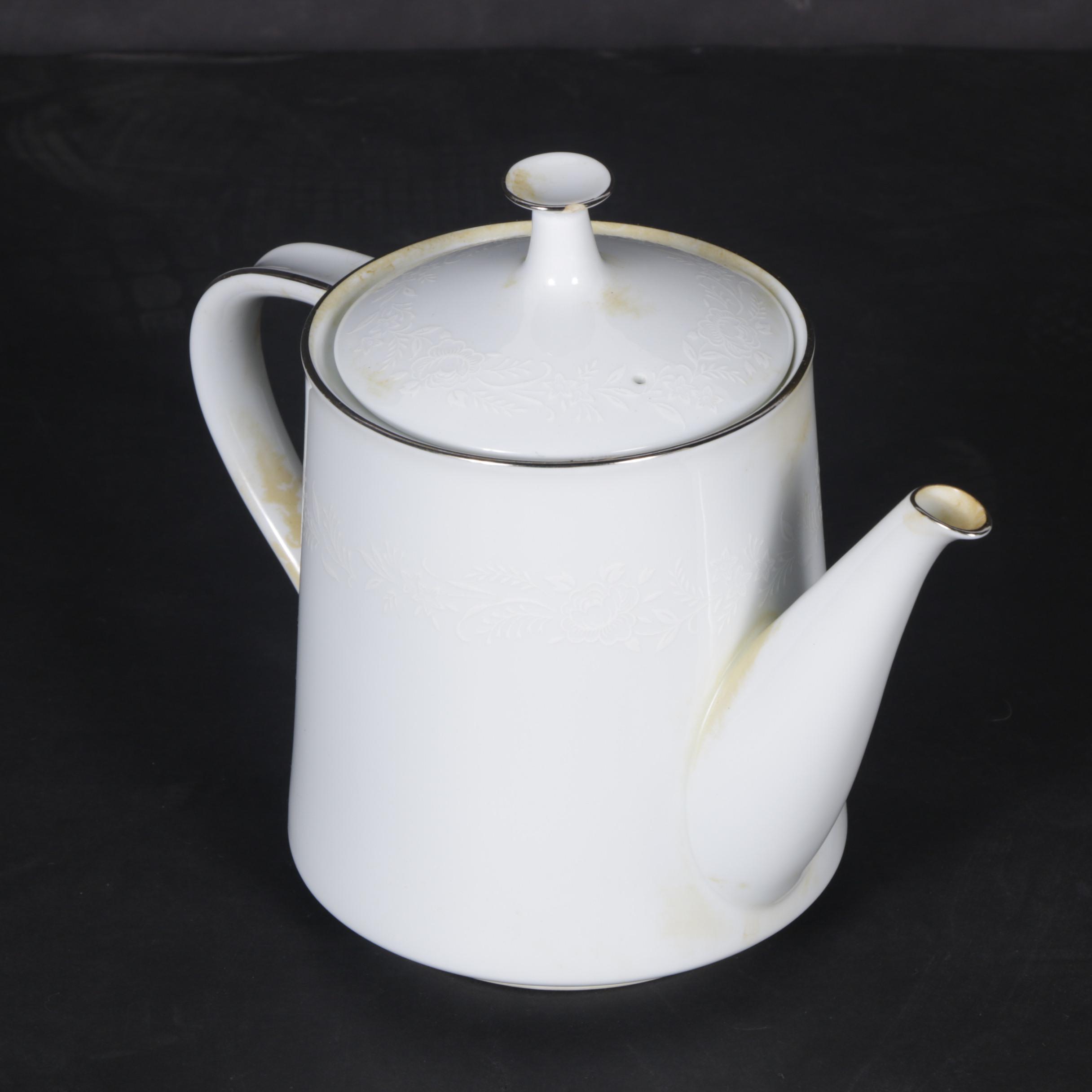 Noritake "Reina" Porcelain Dinnerware