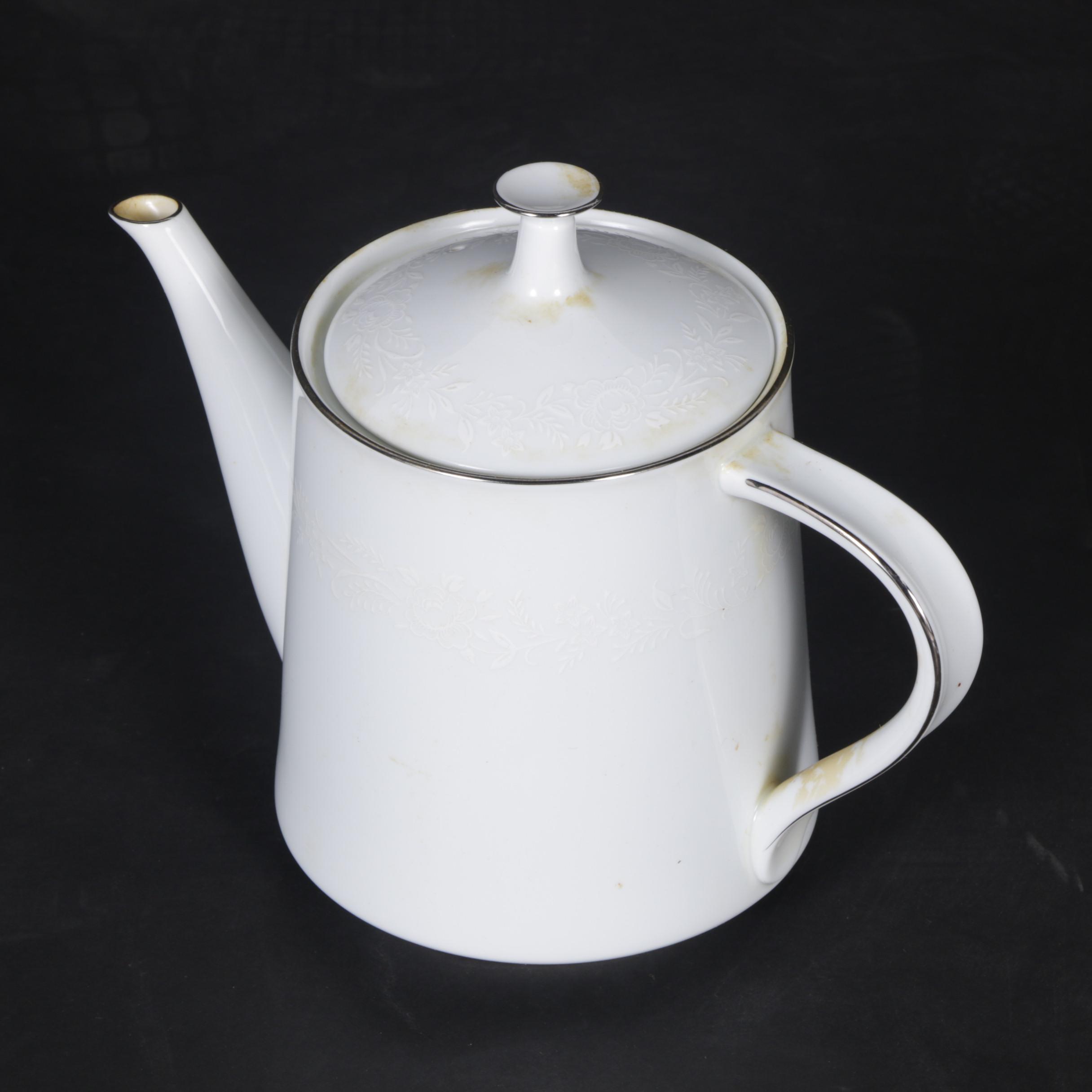 Noritake "Reina" Porcelain Dinnerware