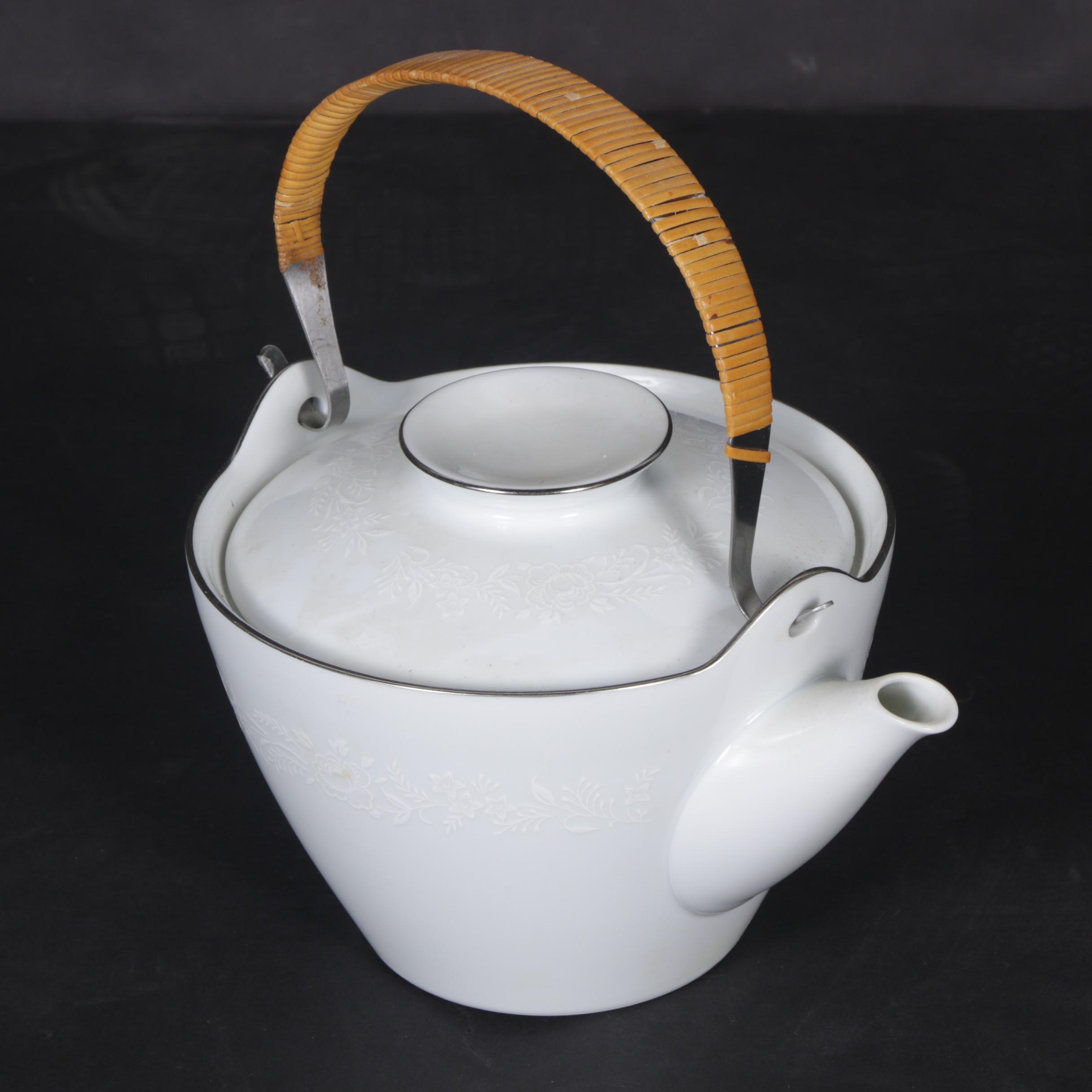 Noritake "Reina" Porcelain Dinnerware