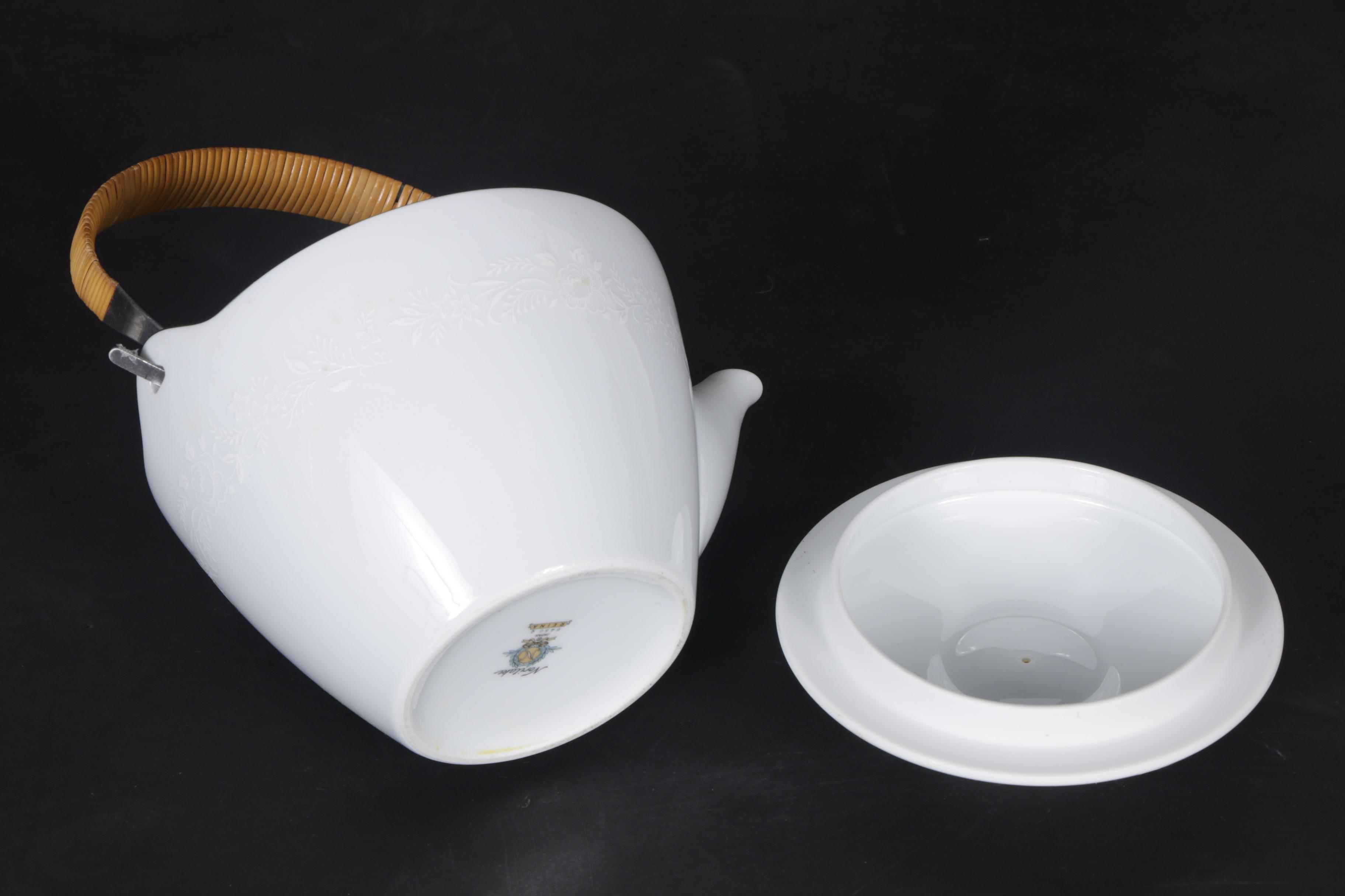 Noritake "Reina" Porcelain Dinnerware