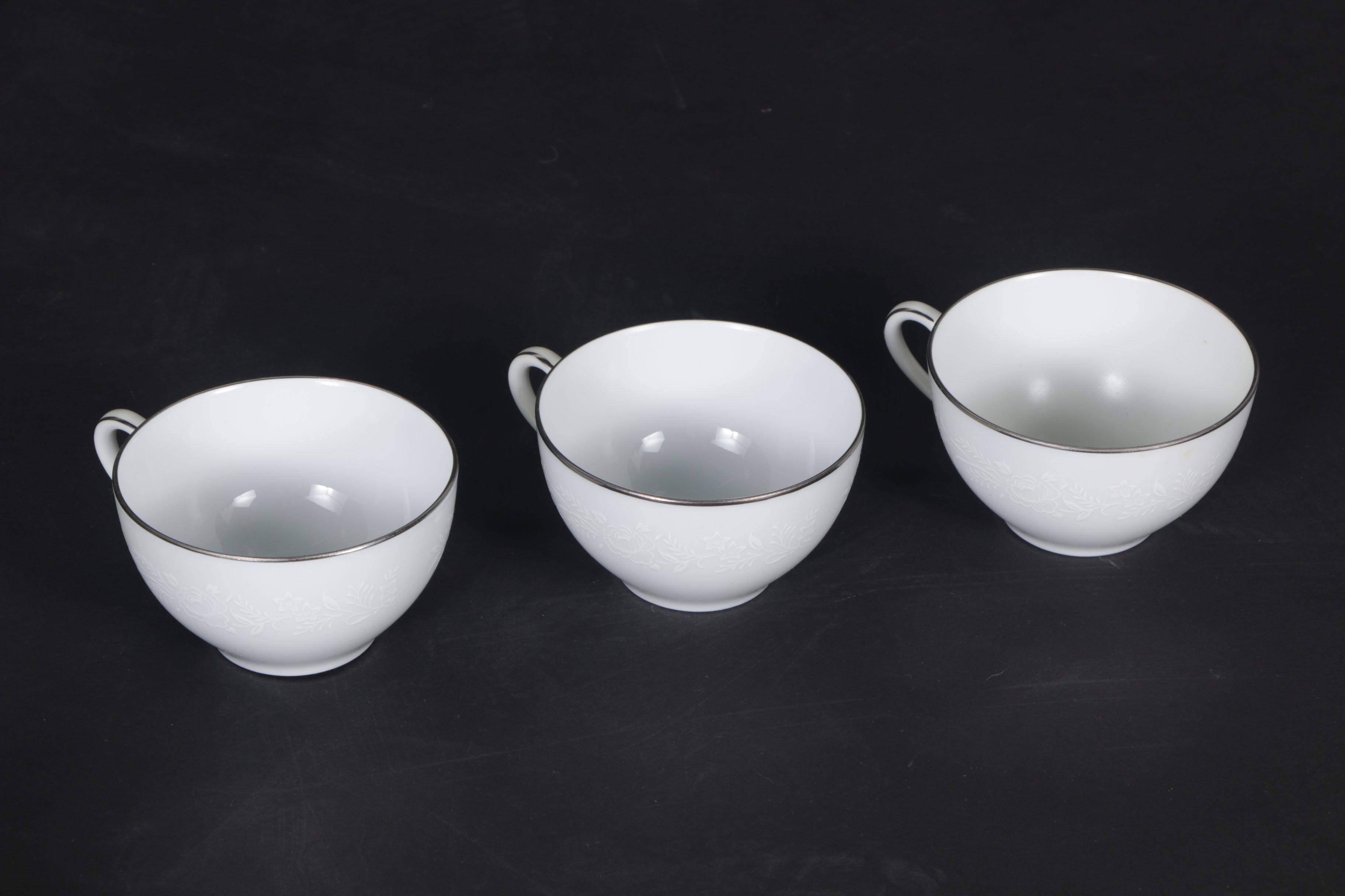 Noritake "Reina" Porcelain Dinnerware