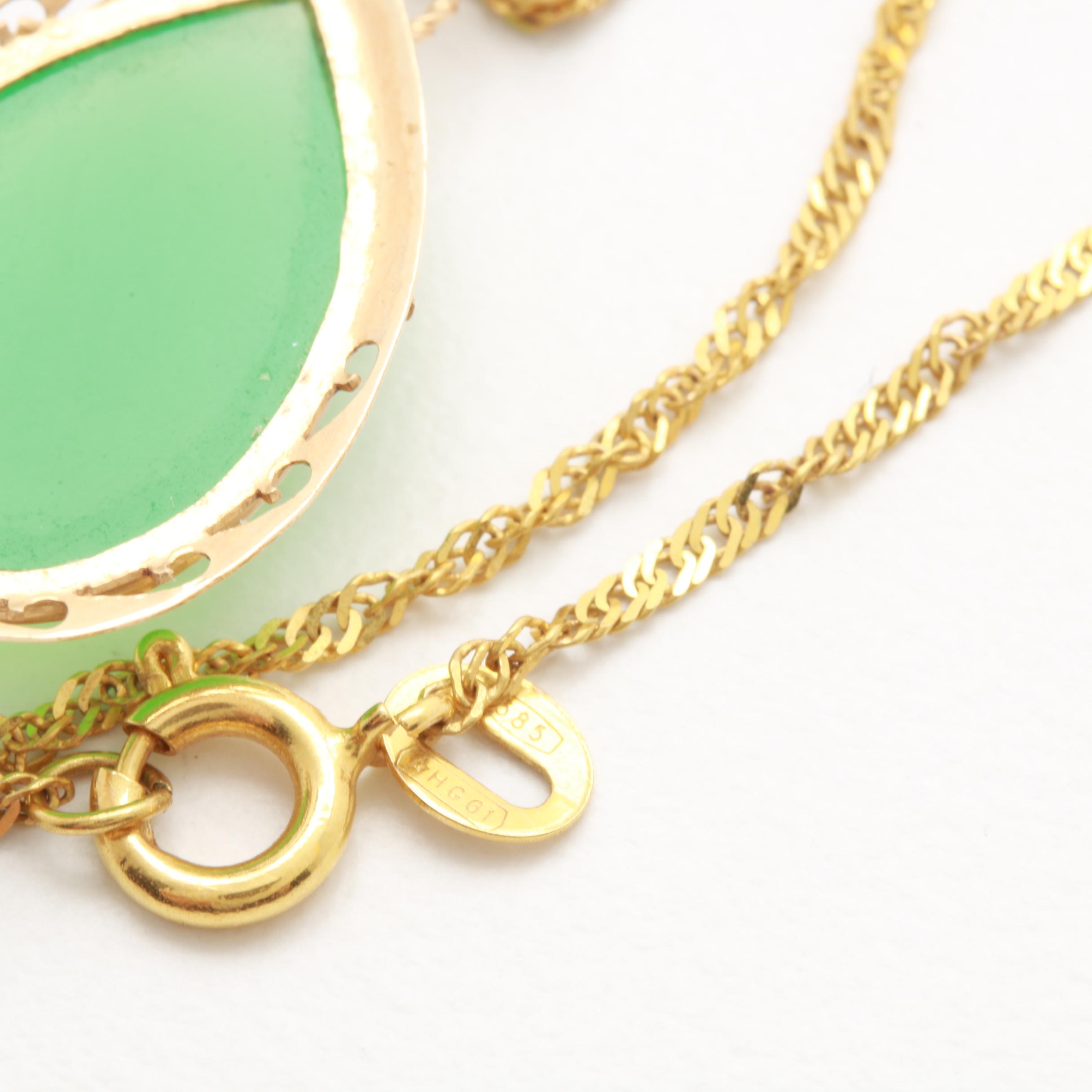 10K and 14K Yellow Gold Chrysoprase Pendant Necklace