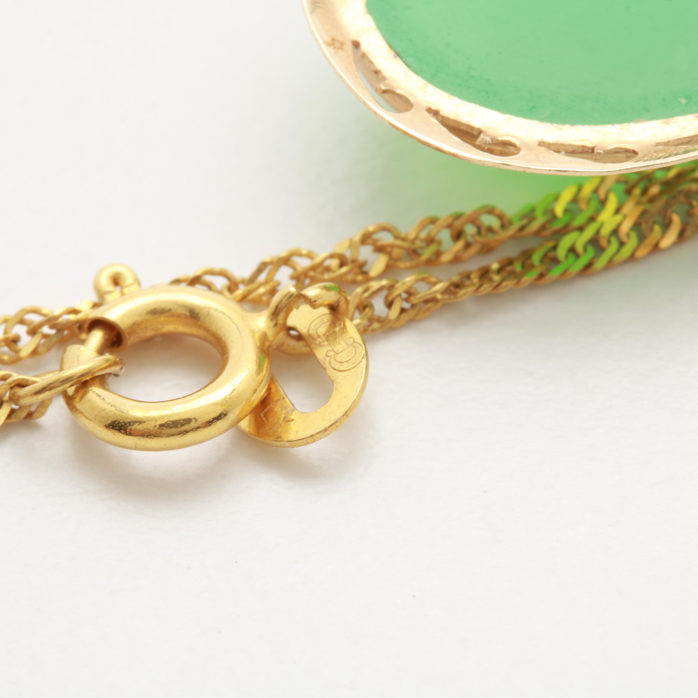 10K and 14K Yellow Gold Chrysoprase Pendant Necklace
