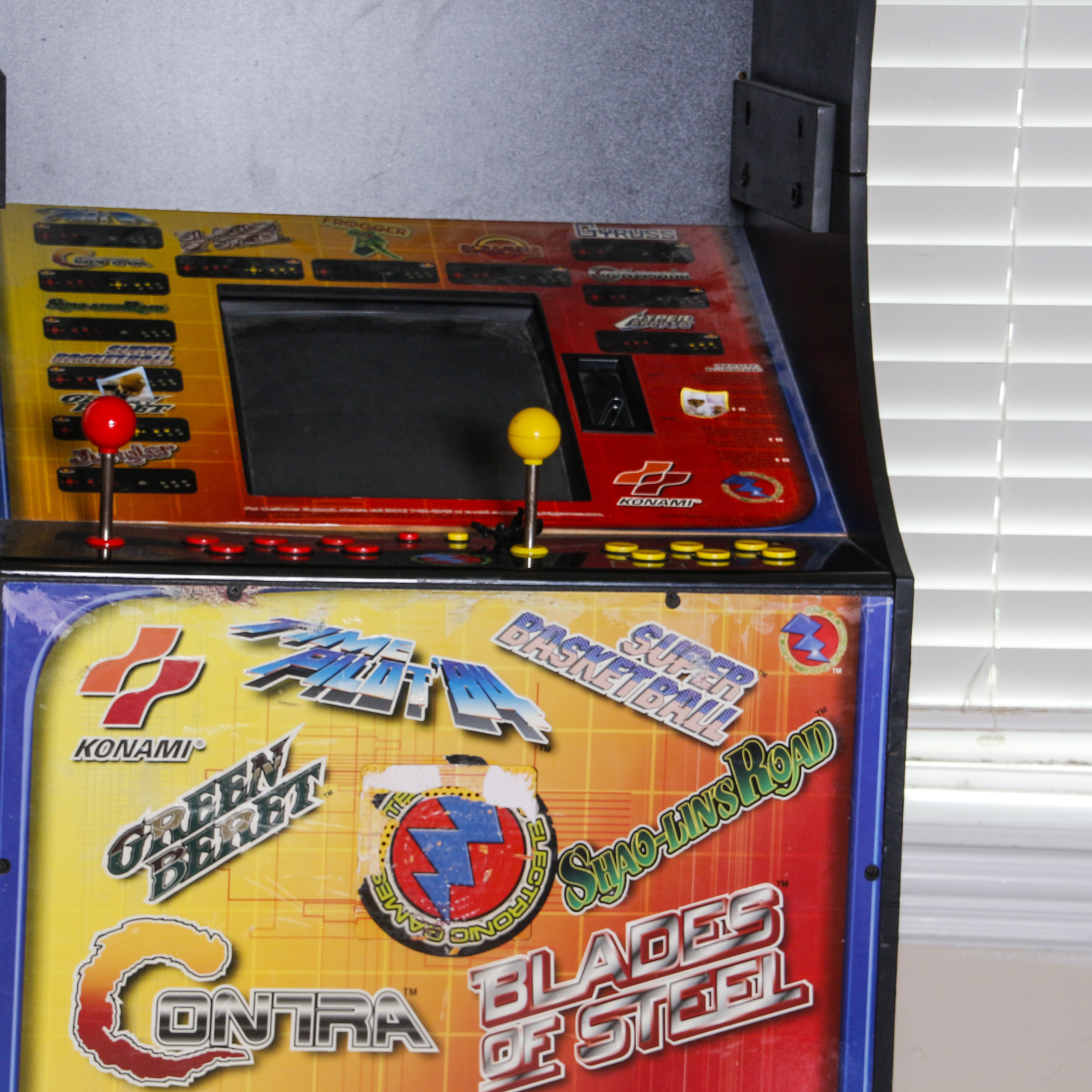 2006 Konami Arcade Cabinet