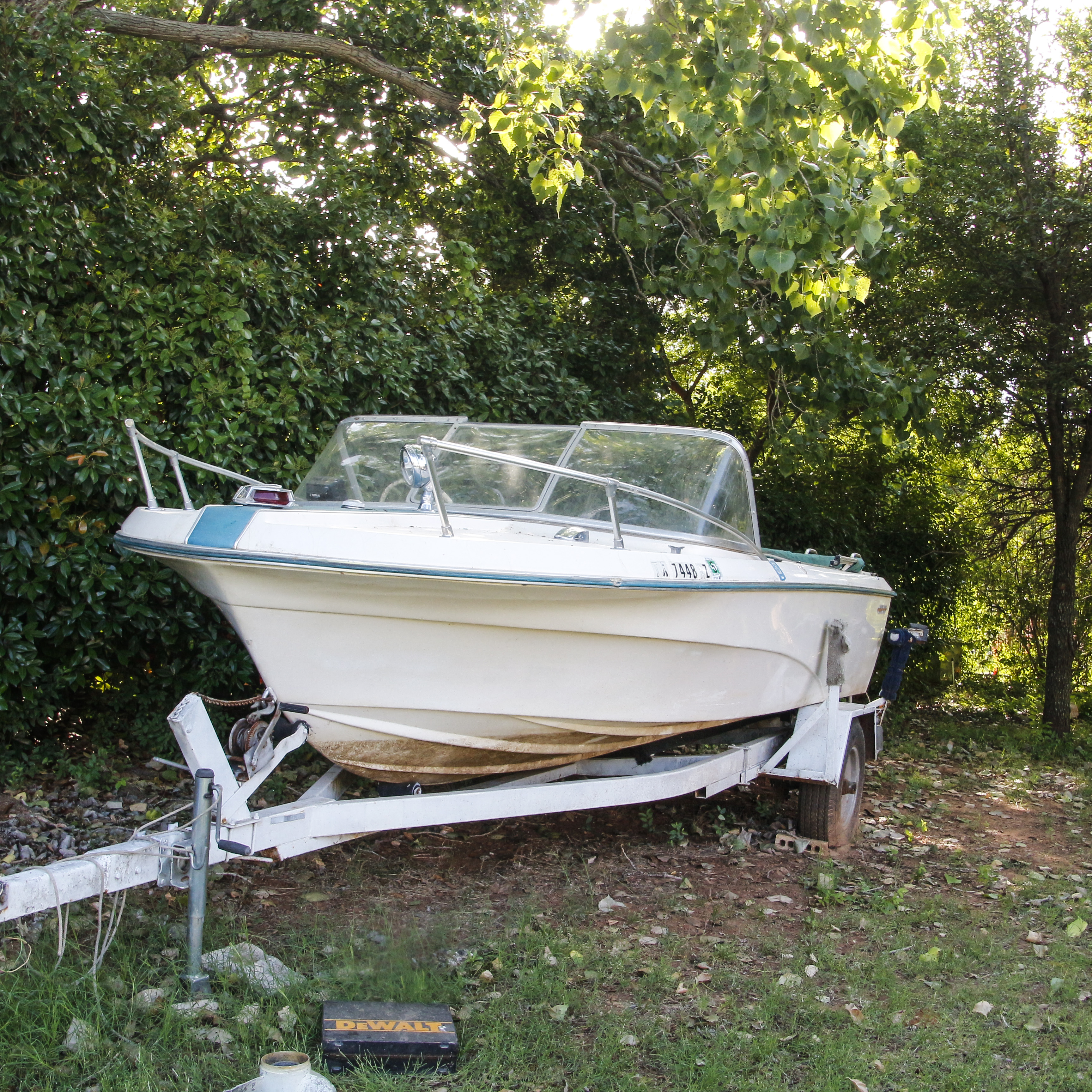 1967 Mark Twain V-Sonic 18' Boat with Trailer