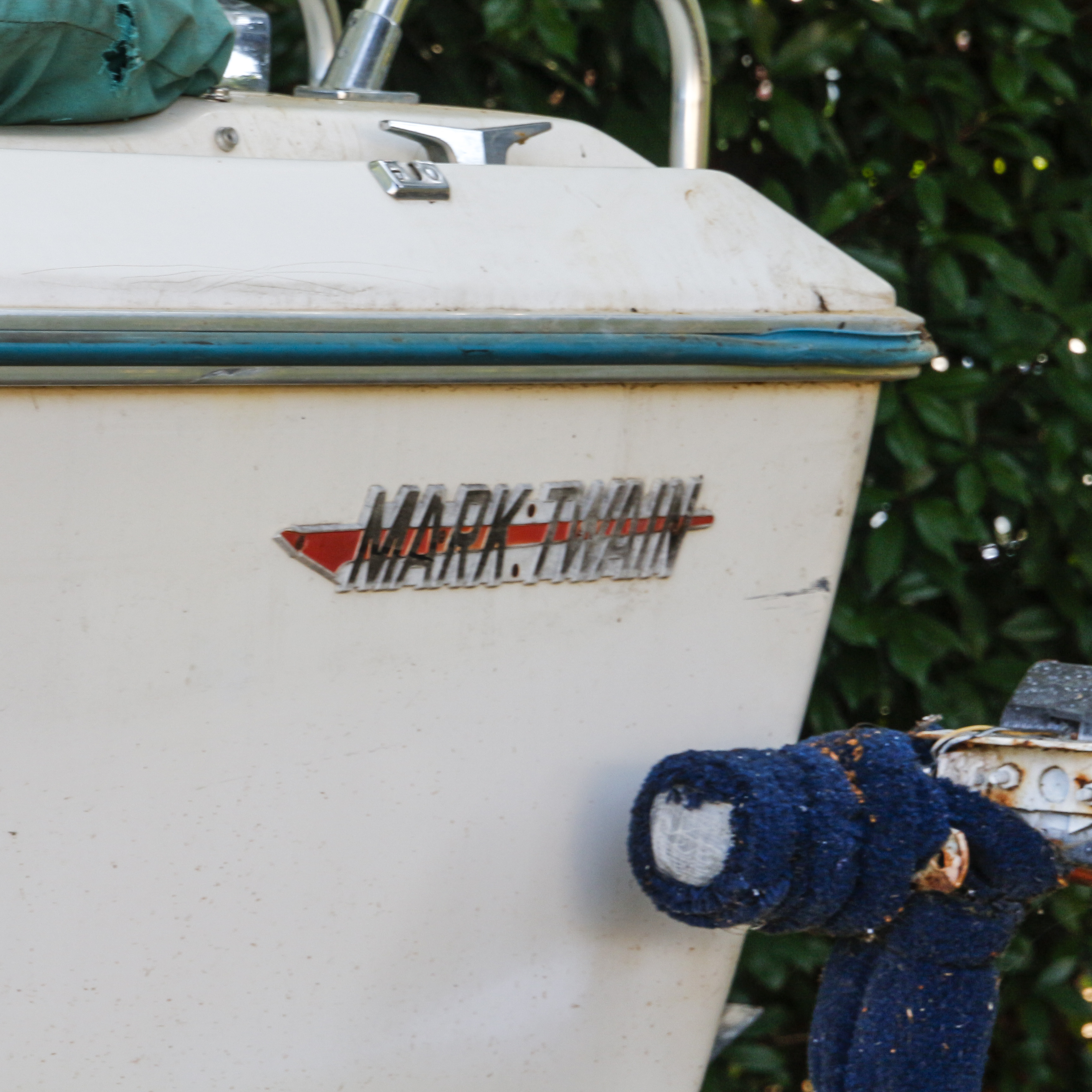 1967 Mark Twain V-Sonic 18' Boat with Trailer