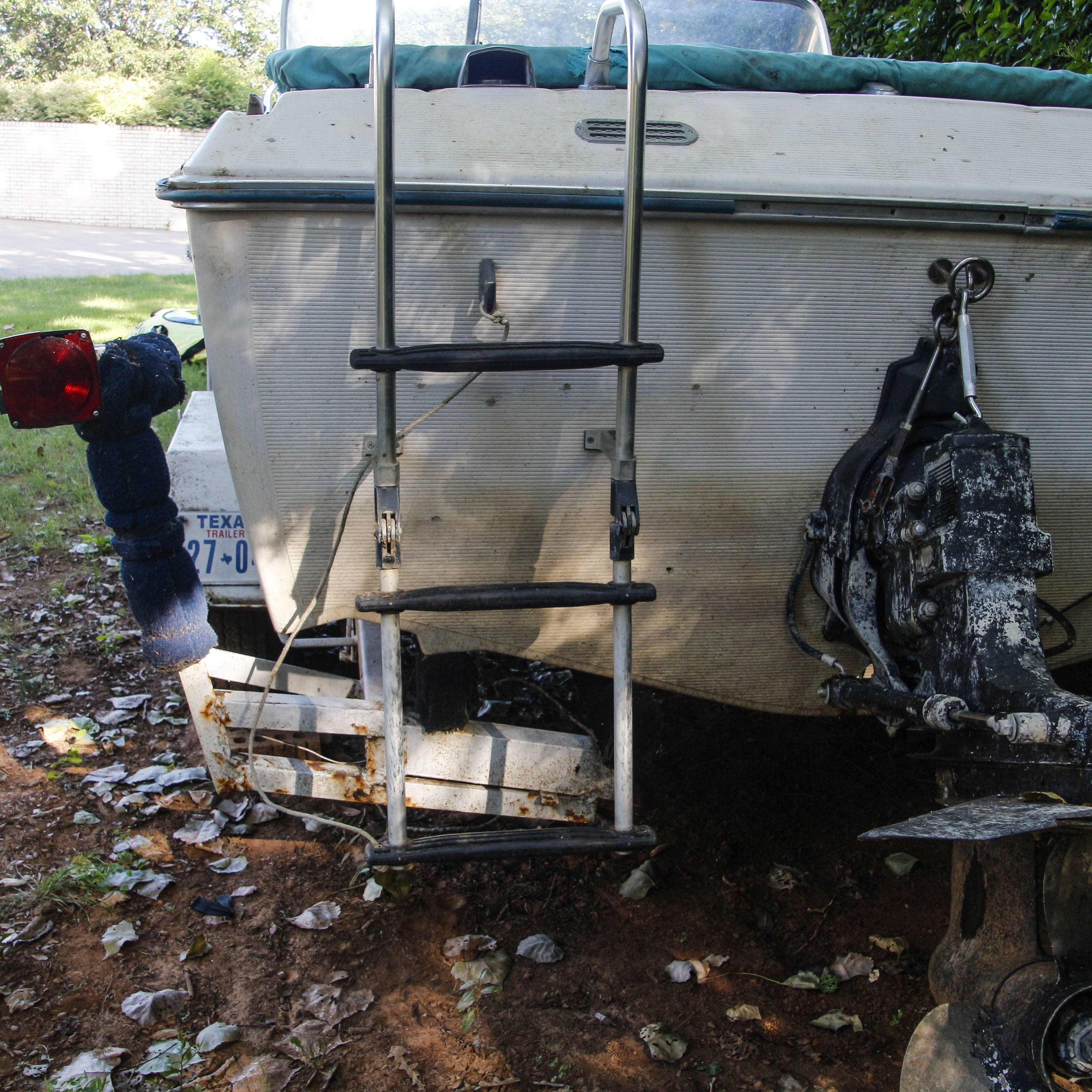 1967 Mark Twain V-Sonic 18' Boat with Trailer