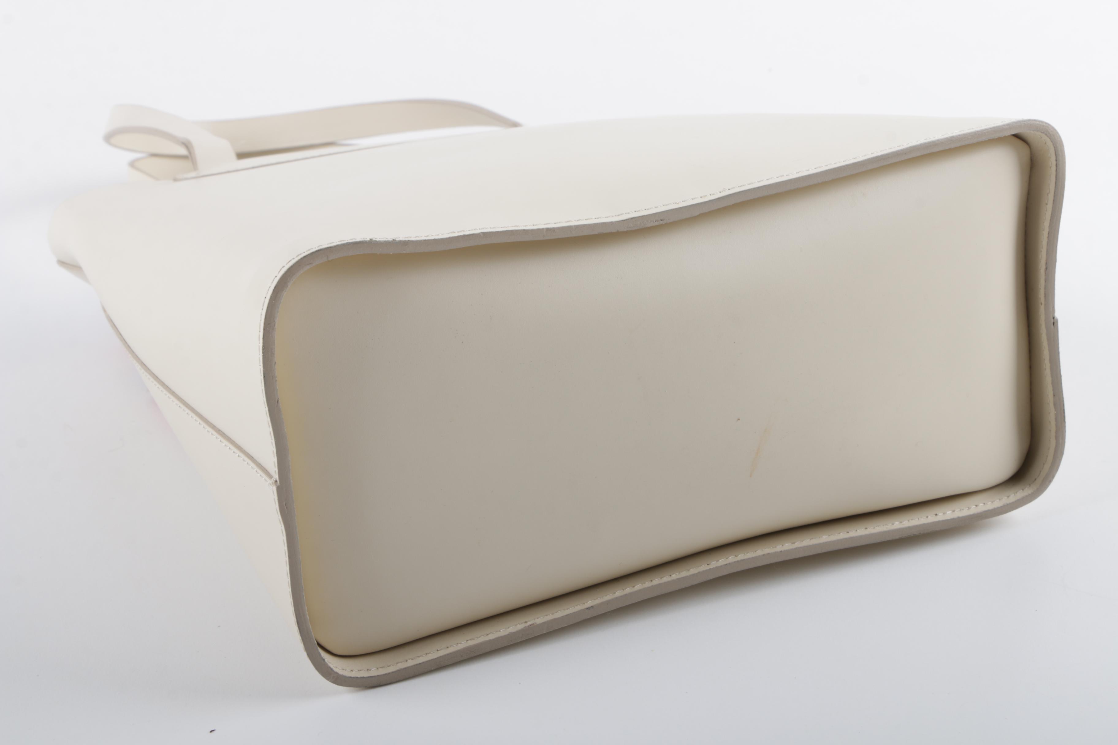 Lamarthe Beige Leather Handbag with Floral Appliques