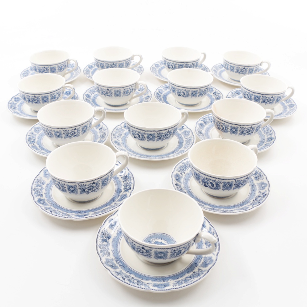 Collection of Vintage Pictorial Wedgwood "Yale" Tableware