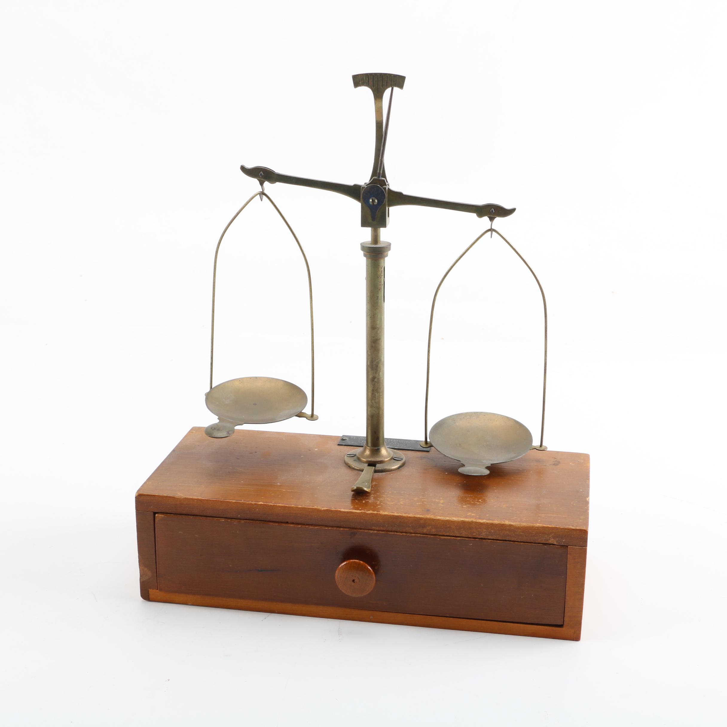 Vintage Henry Troemner Apothecary Scale