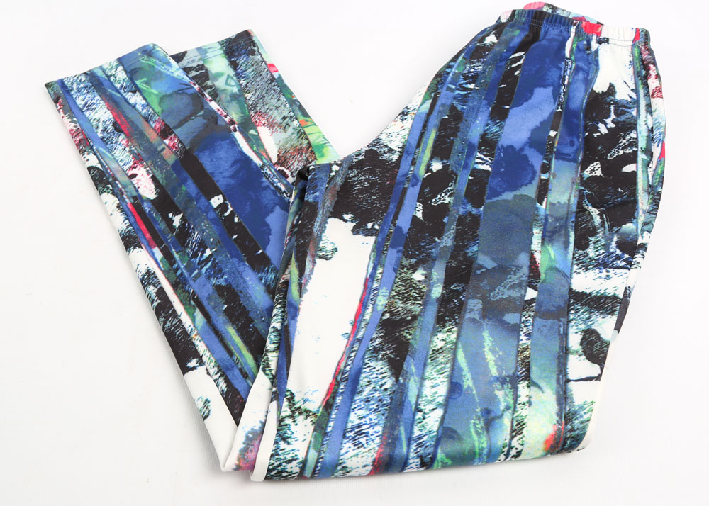 Alisha D. Tunic and Yoga Pants