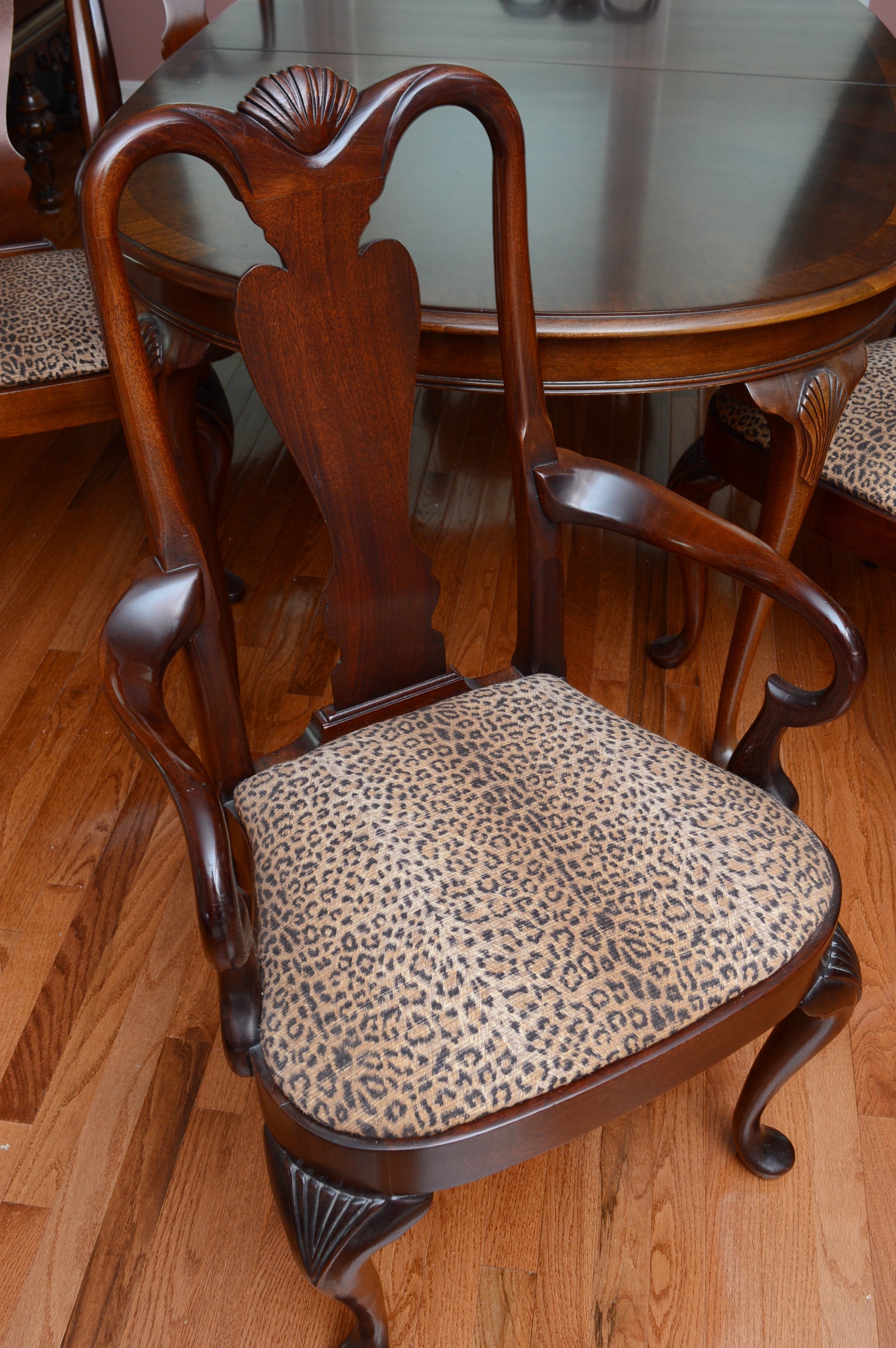 Oval Queen Anne Style Mahogany Dining Table and Six Chairs