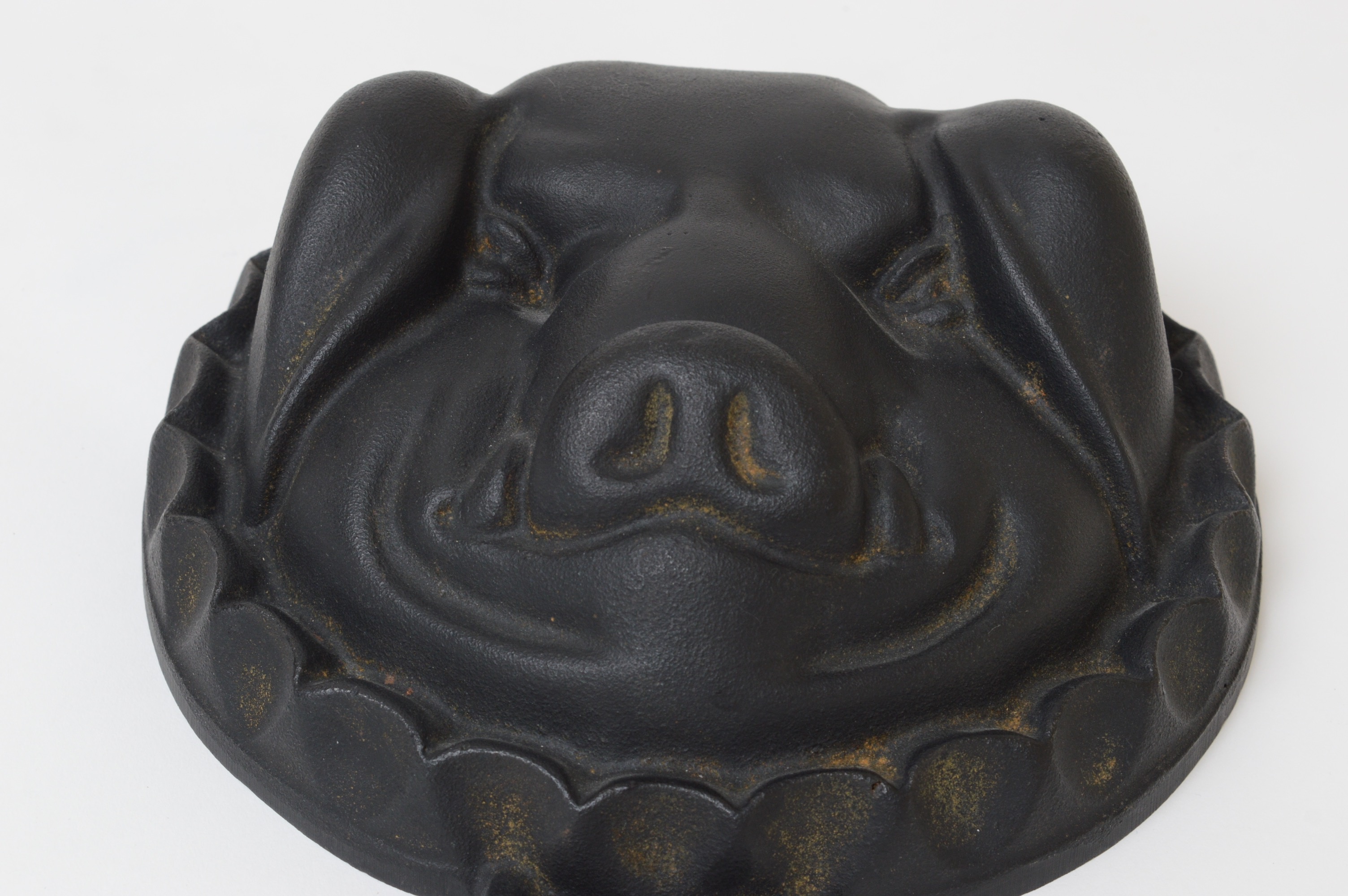 Cast Iron Pig Bread Mold