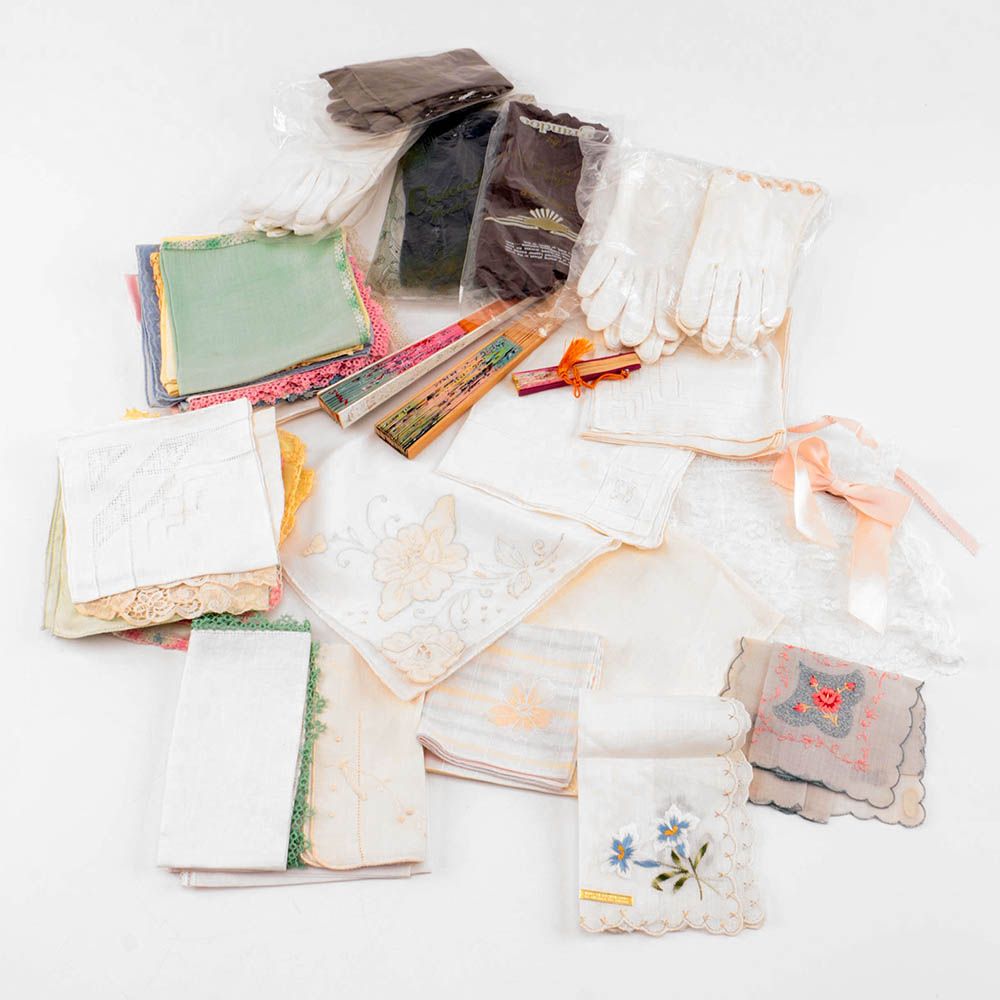 Vintage Fashion Gloves, Handkerchiefs and Fans Including Grandoe and Crescendo