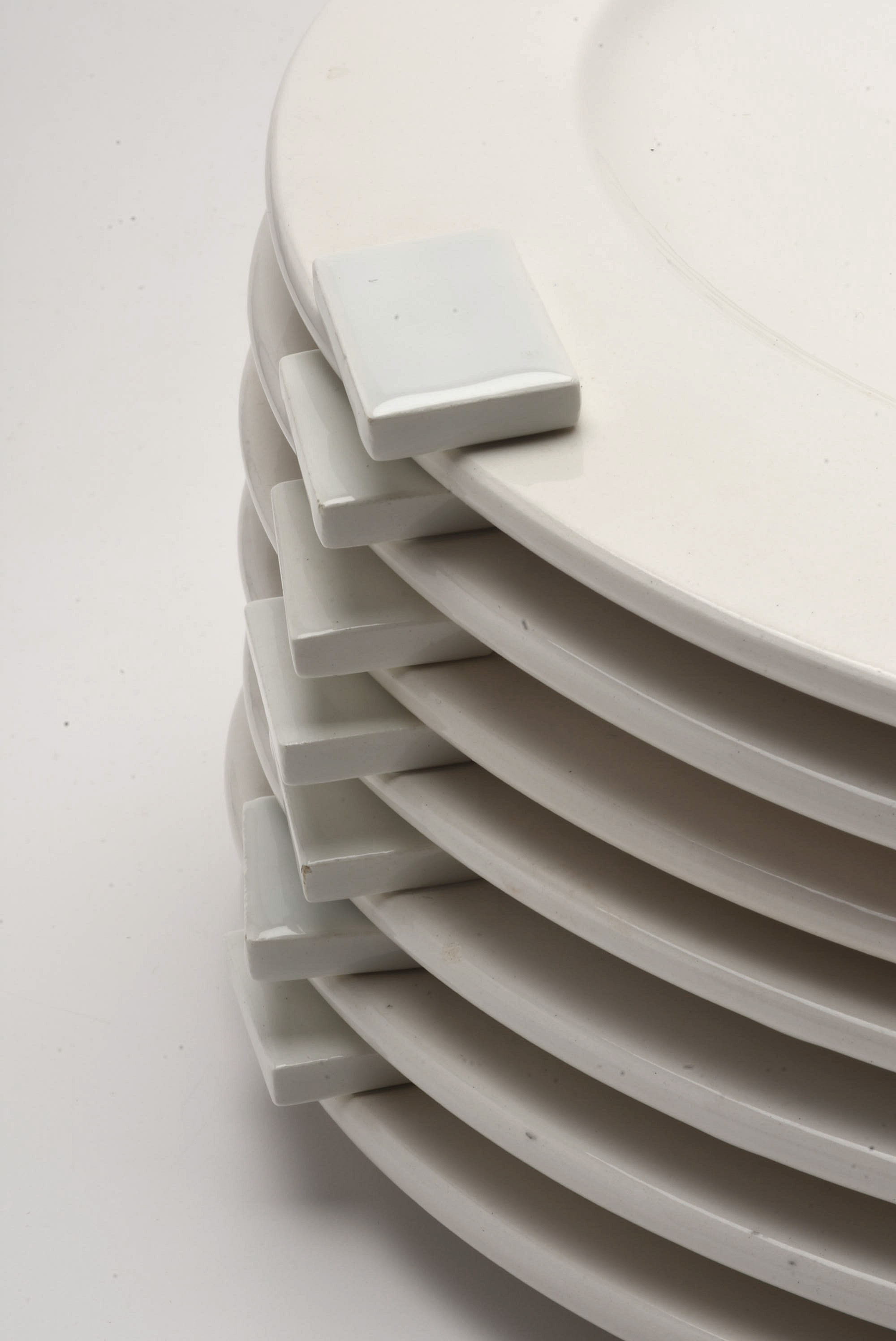 Eight Ettore Sottsass "Lettuce" Dinner Plates