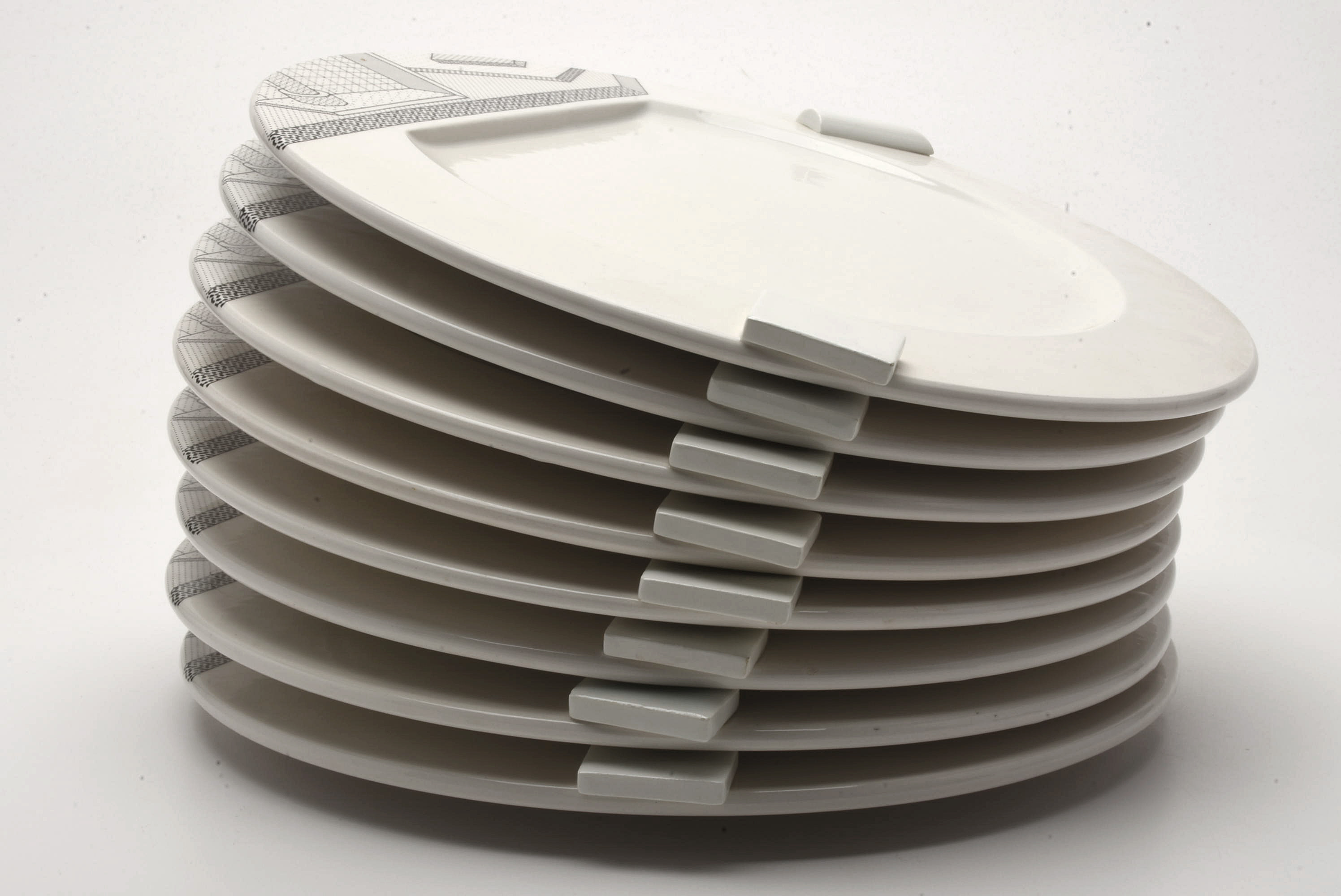 Eight Ettore Sottsass "Lettuce" Dinner Plates