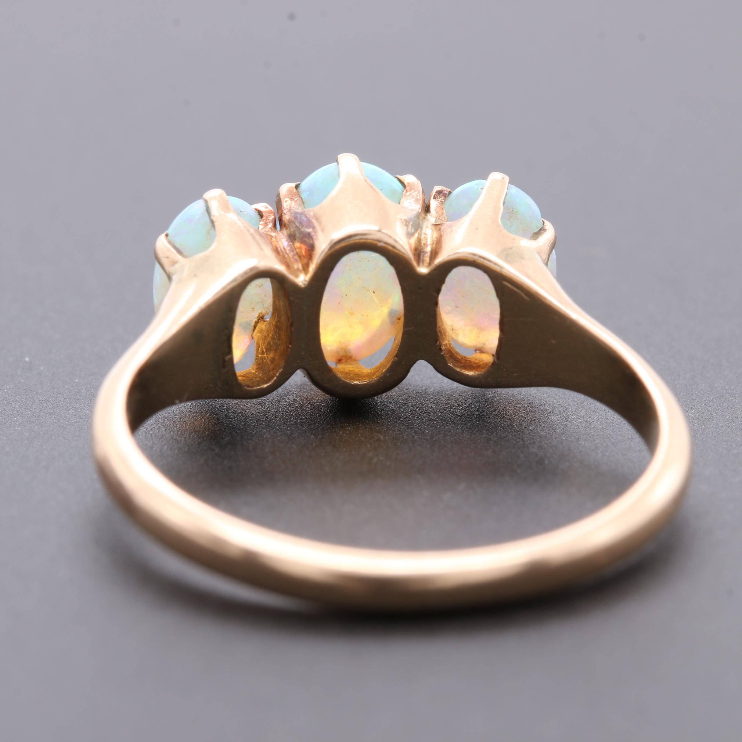 Victorian 10K Yellow Gold Opal Ring