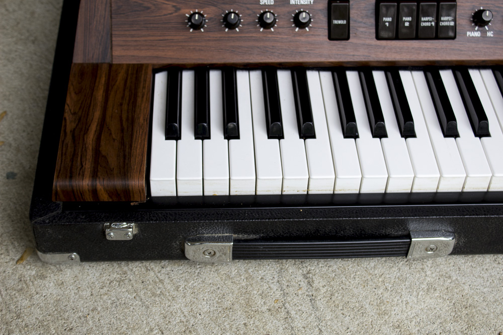 Yamaha CP-20 Electronic Keyboard with Carrying Case