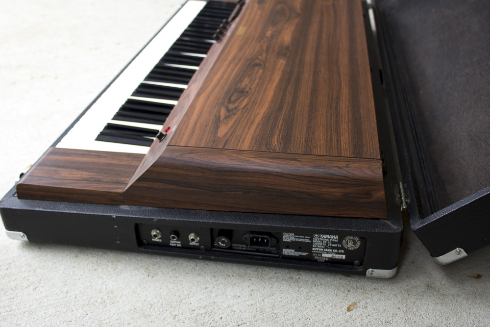 Yamaha CP-20 Electronic Keyboard with Carrying Case