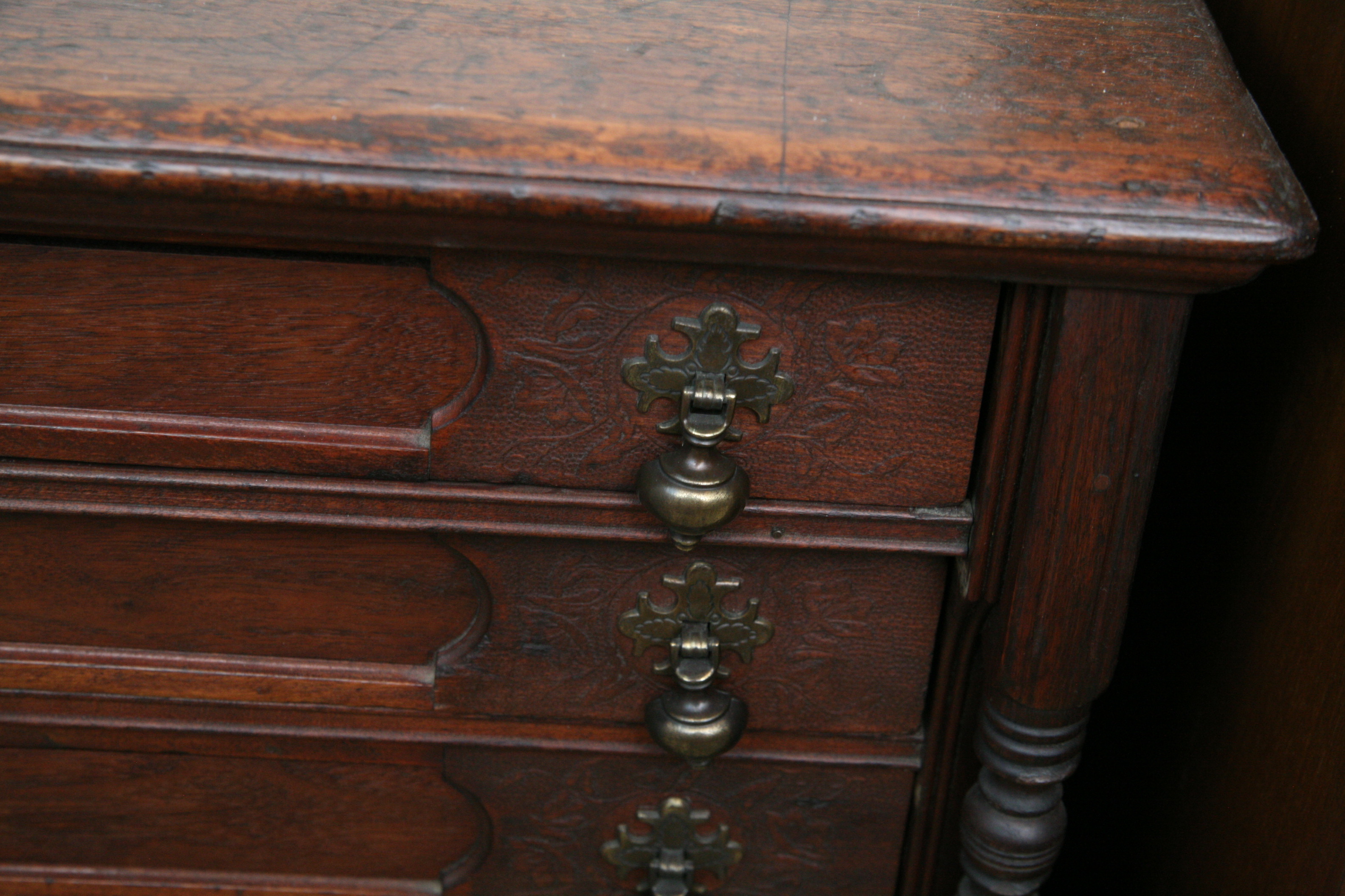 Antique Victorian Walnut Chest of Drawers