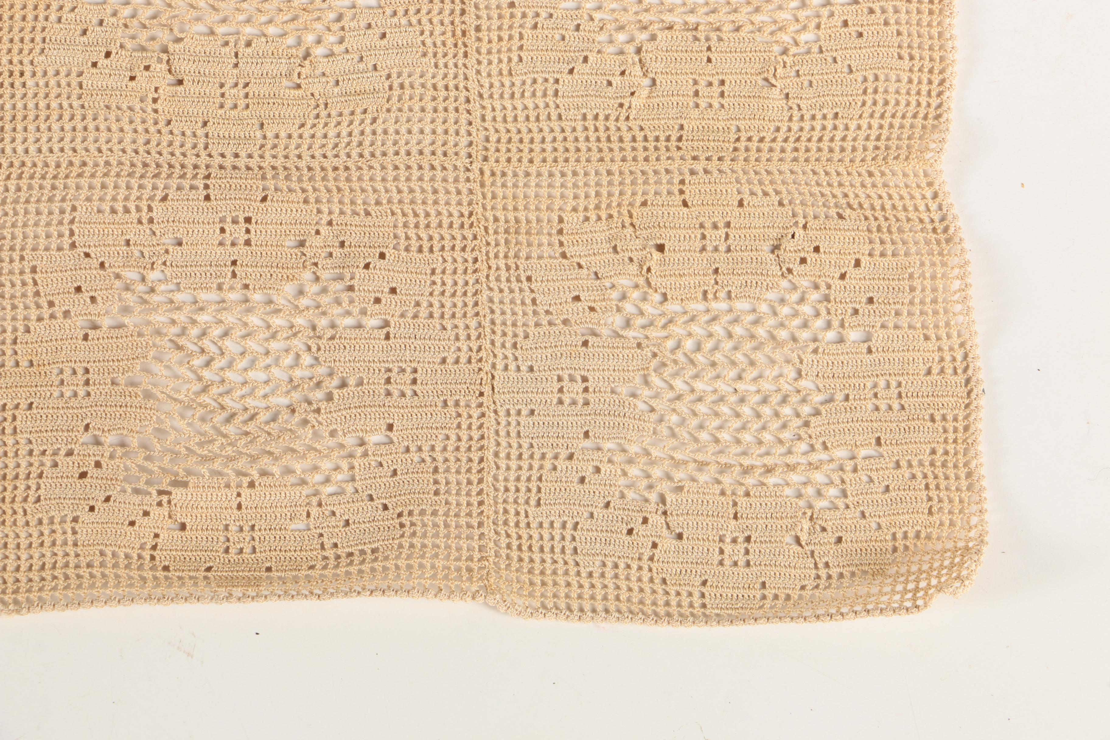 Vintage Crochet Lace Floral Tablecloth