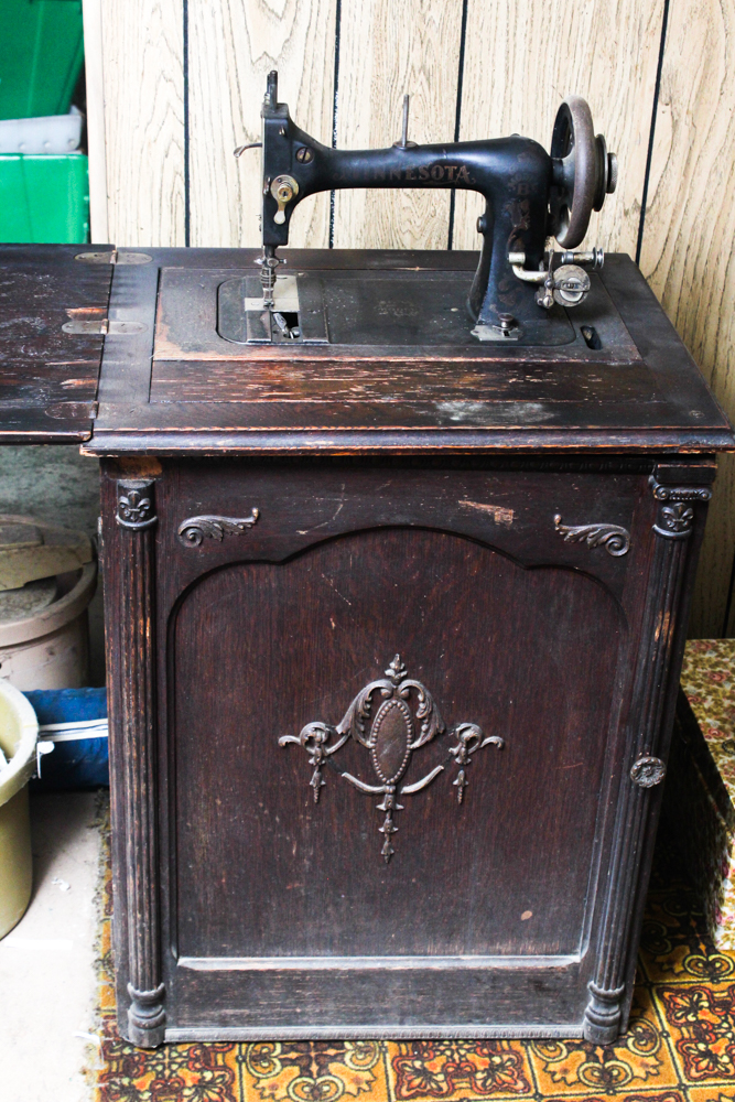 Antique Minnesota Model B Treadle Sewing Machine